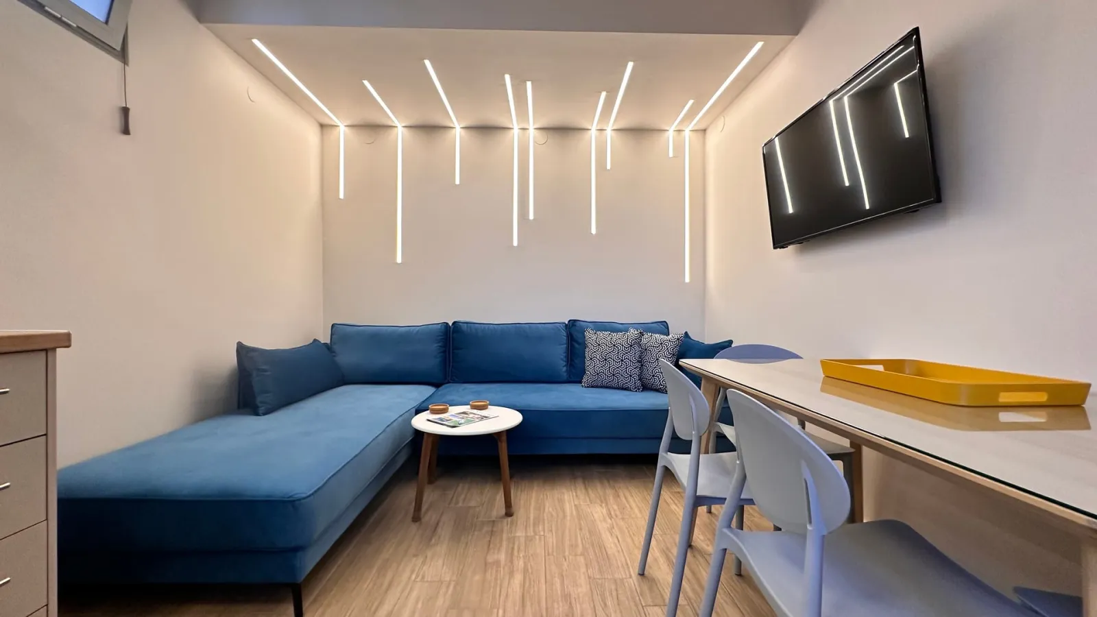 Deluxe Semi- Basement 2-Bedroom Apartment