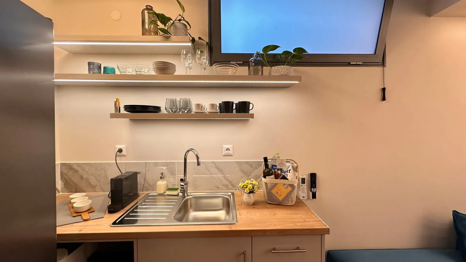 Deluxe Semi- Basement 2-Bedroom Apartment