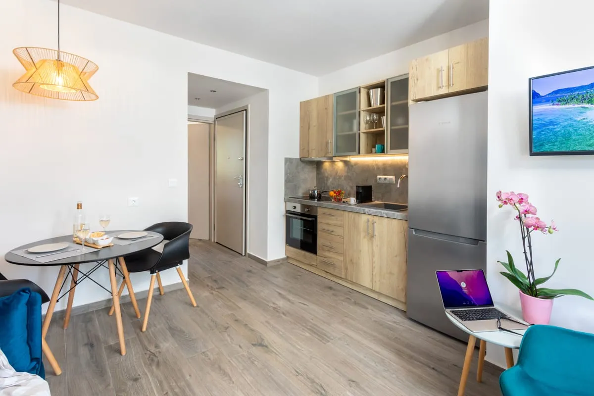 Deluxe Sea View Apartment
