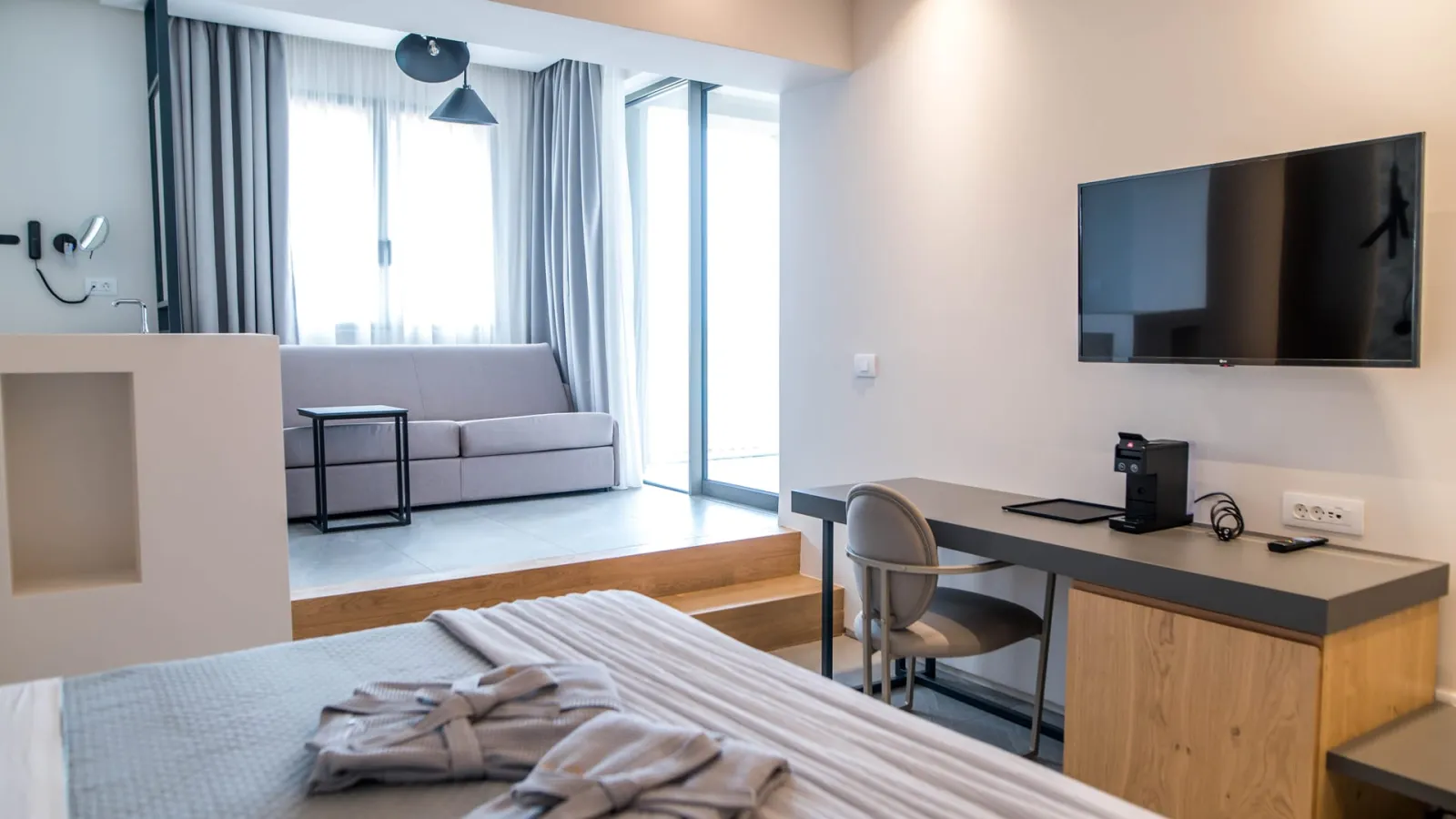 Deluxe Suite with Sea View