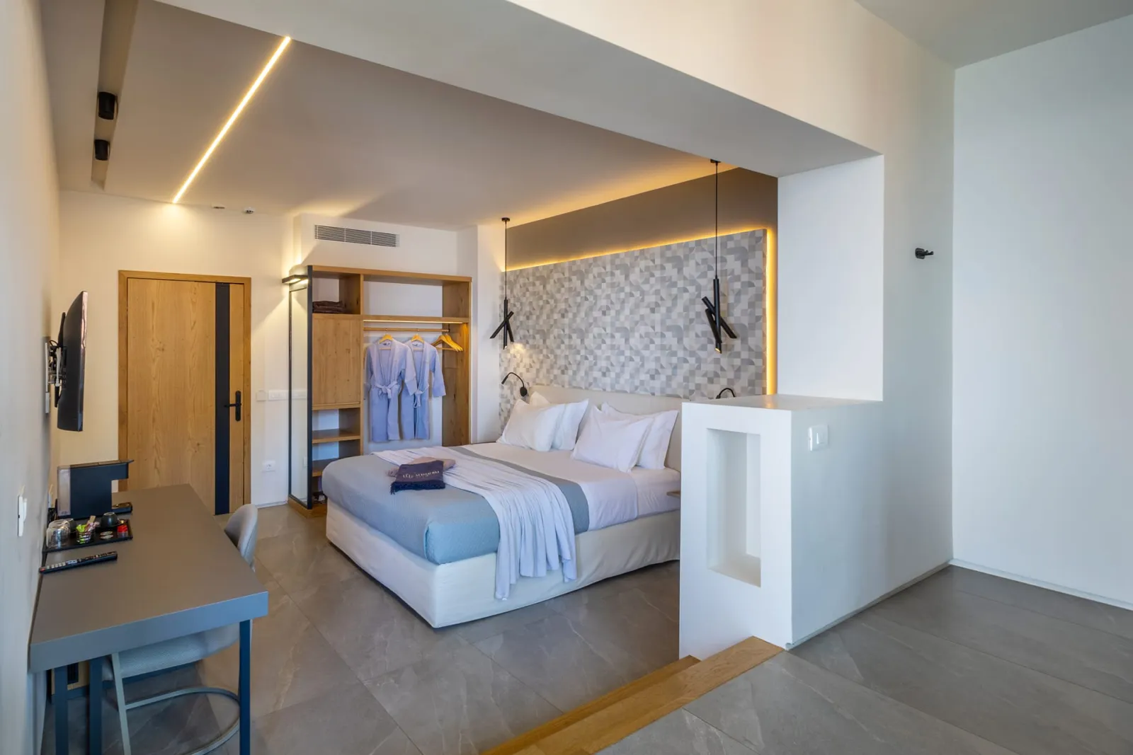 Deluxe Suite with Sea View