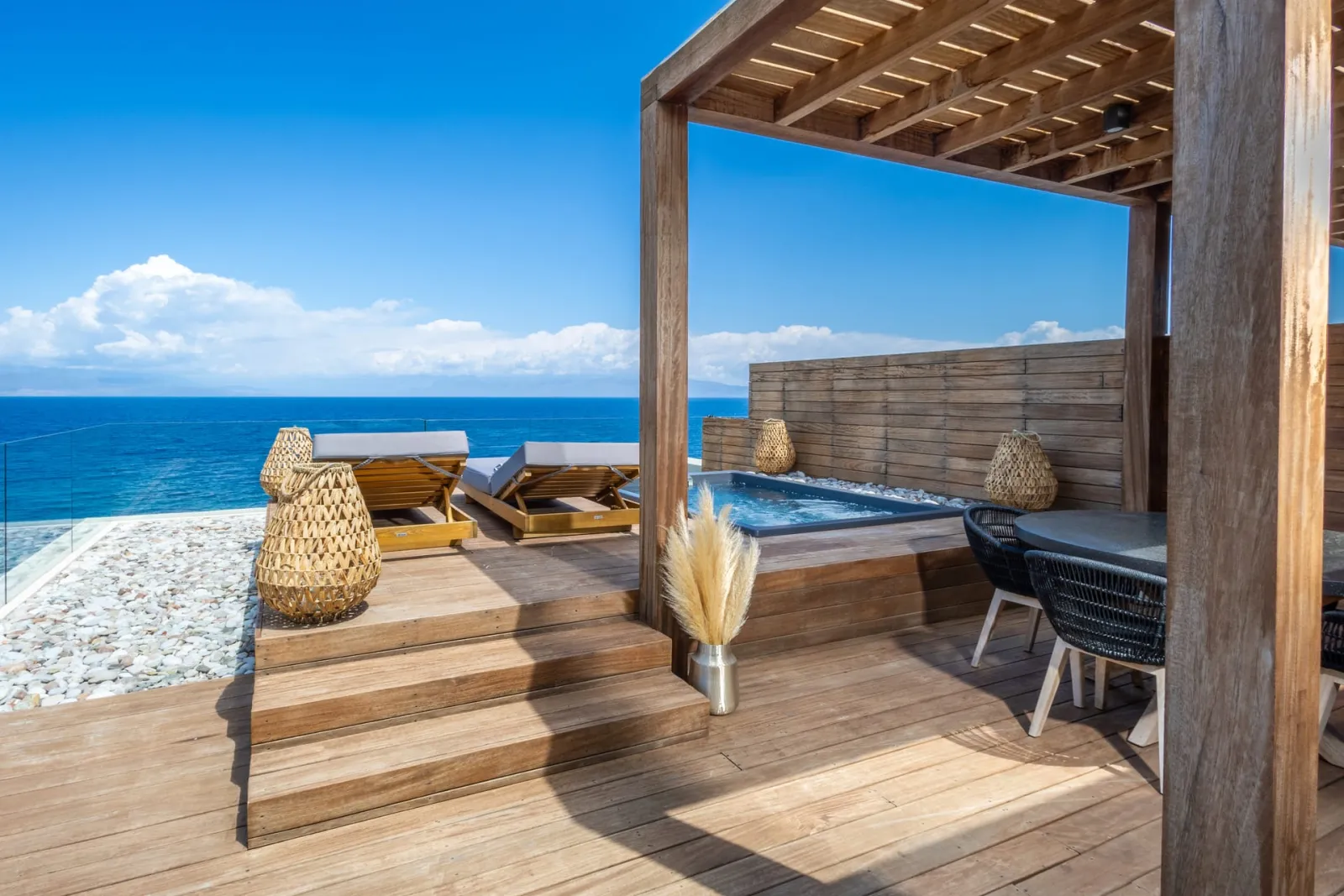King Suite With Jacuzzi heated mini pool