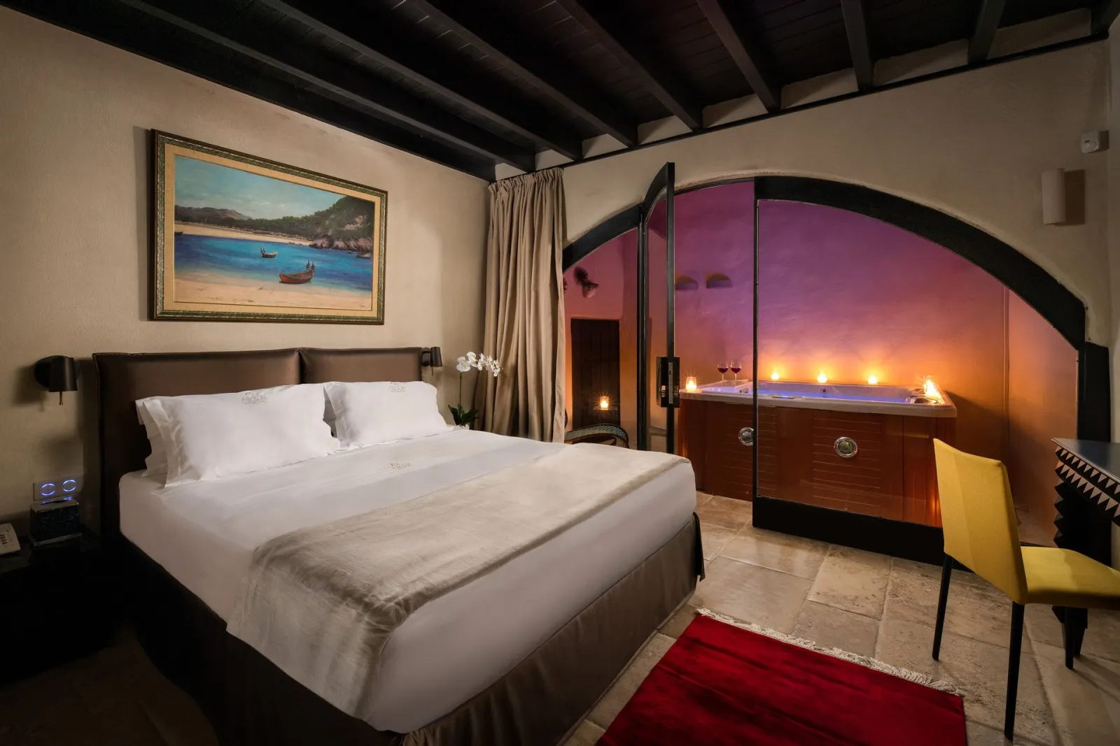Vip Suite with Private Hot Tub in Patio | Andromeda