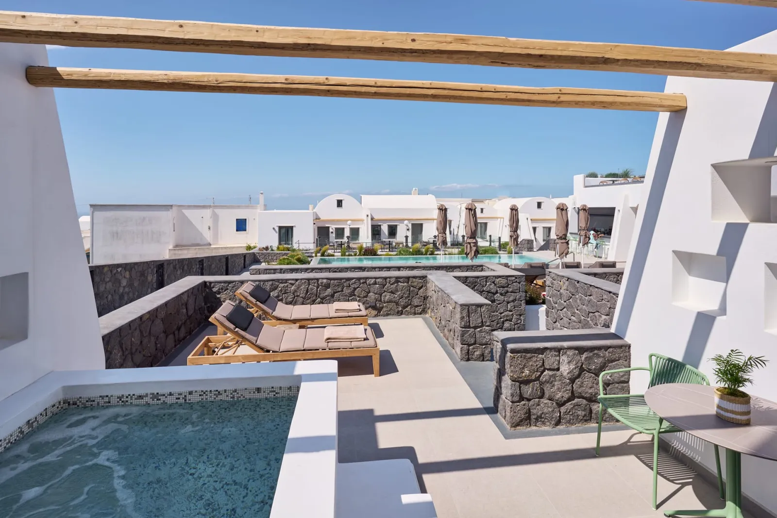 Comfort Suite with Hot Tub &amp; Pool View