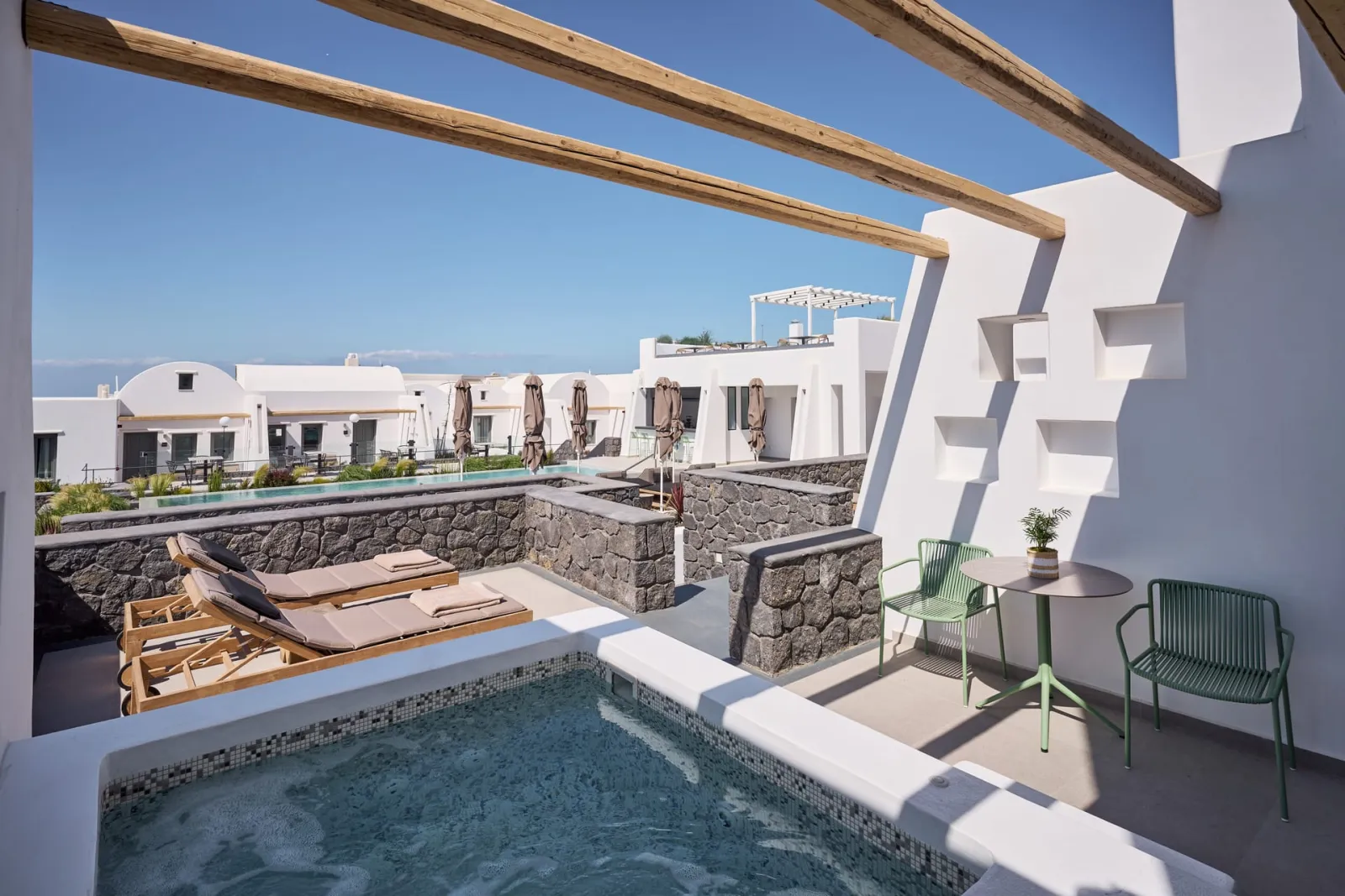 Comfort Suite with Hot Tub &amp; Pool View