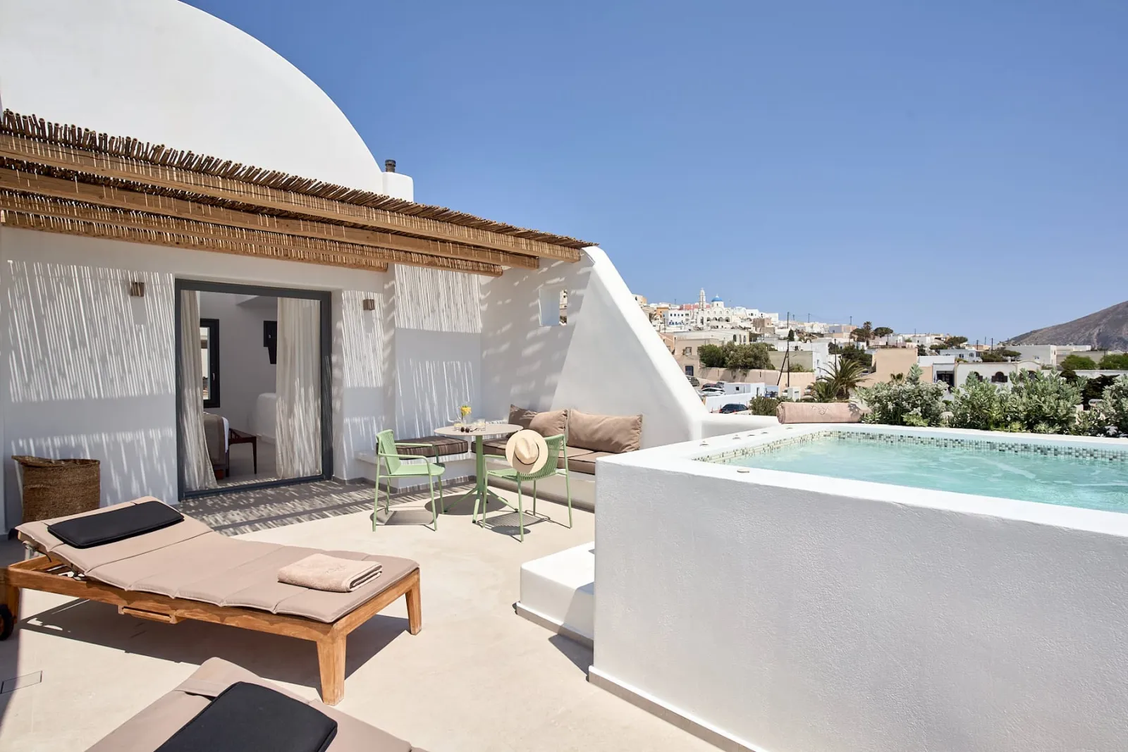 Maisonette Suite with Heated Plunge Pool &amp; Sea View