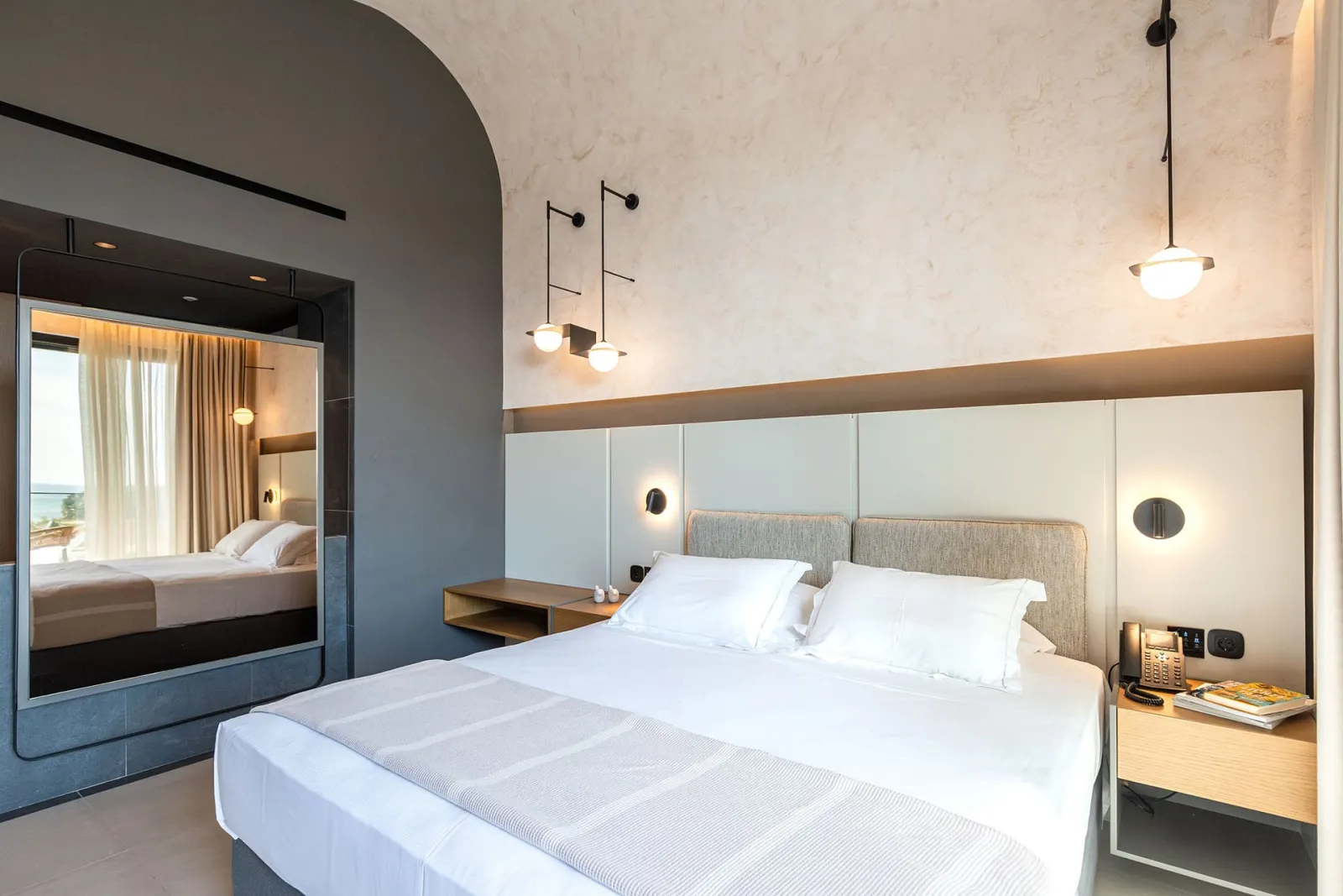Deluxe Double Room with Side Sea View