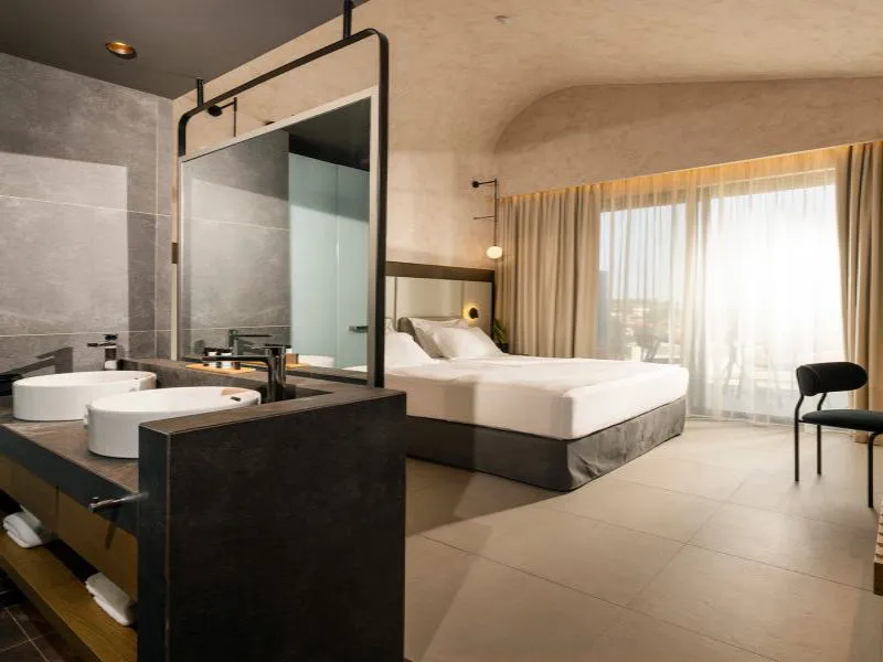 Queen Double Room with Balcony