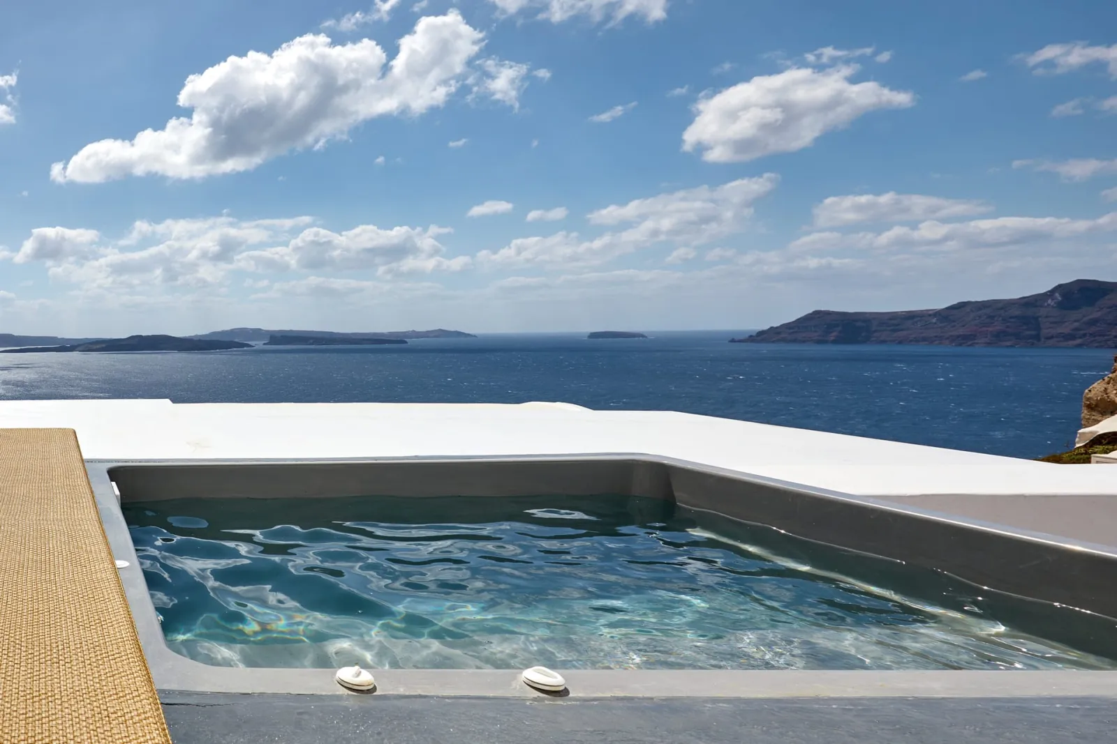 Deluxe Suite with Outdoor Heated Jetted Tub