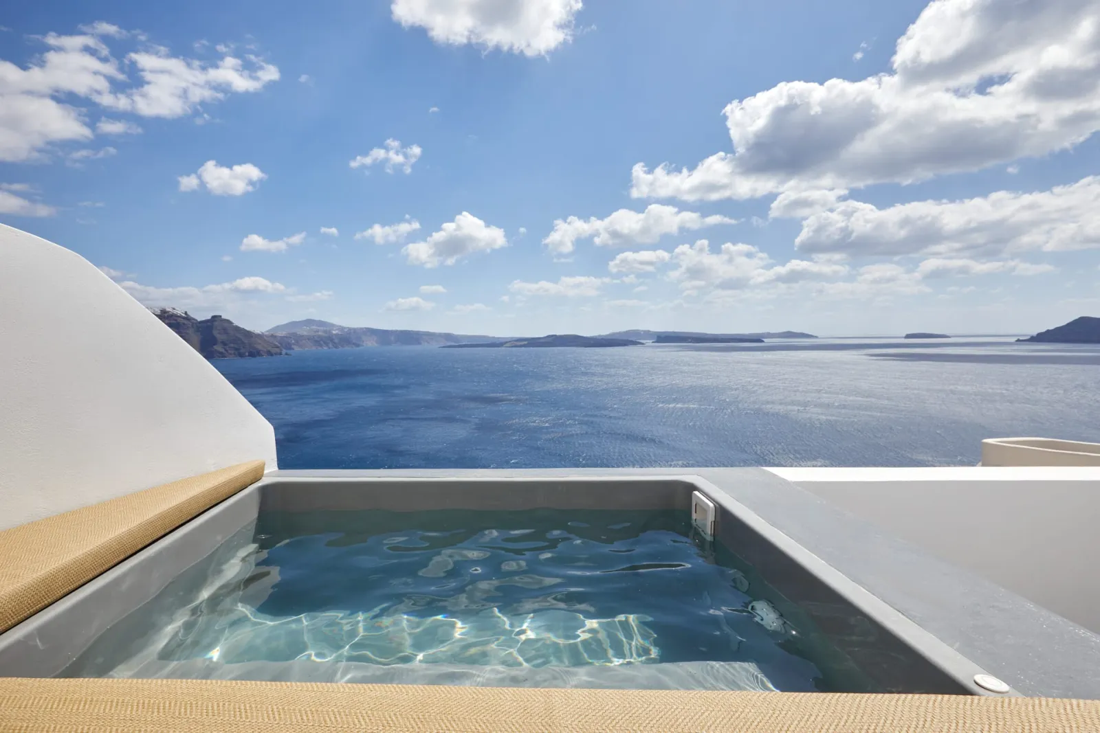 Family Suite ​with Outdoor Heated Jetted Tub