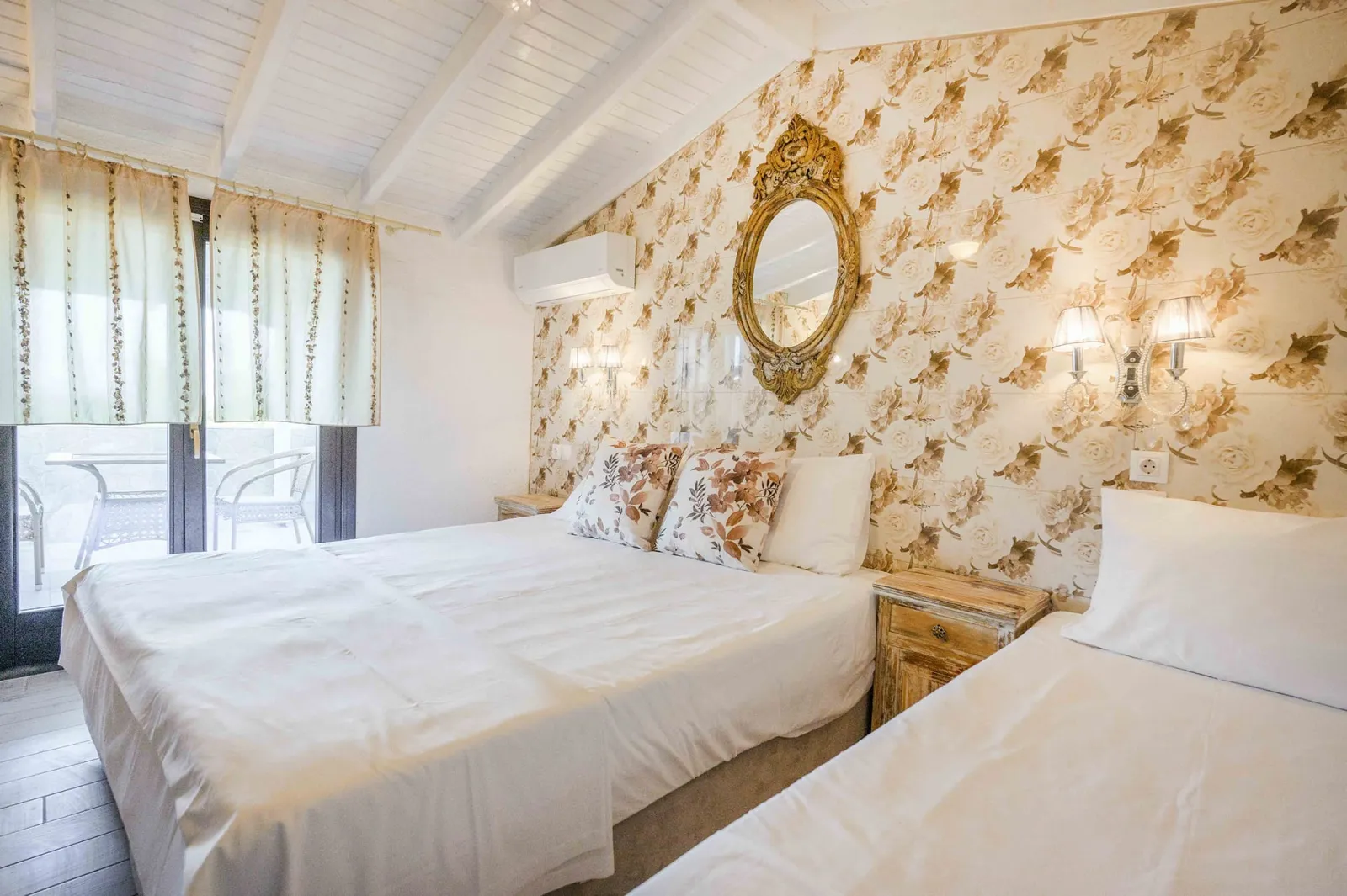 Deluxe Triple Room with Sea View