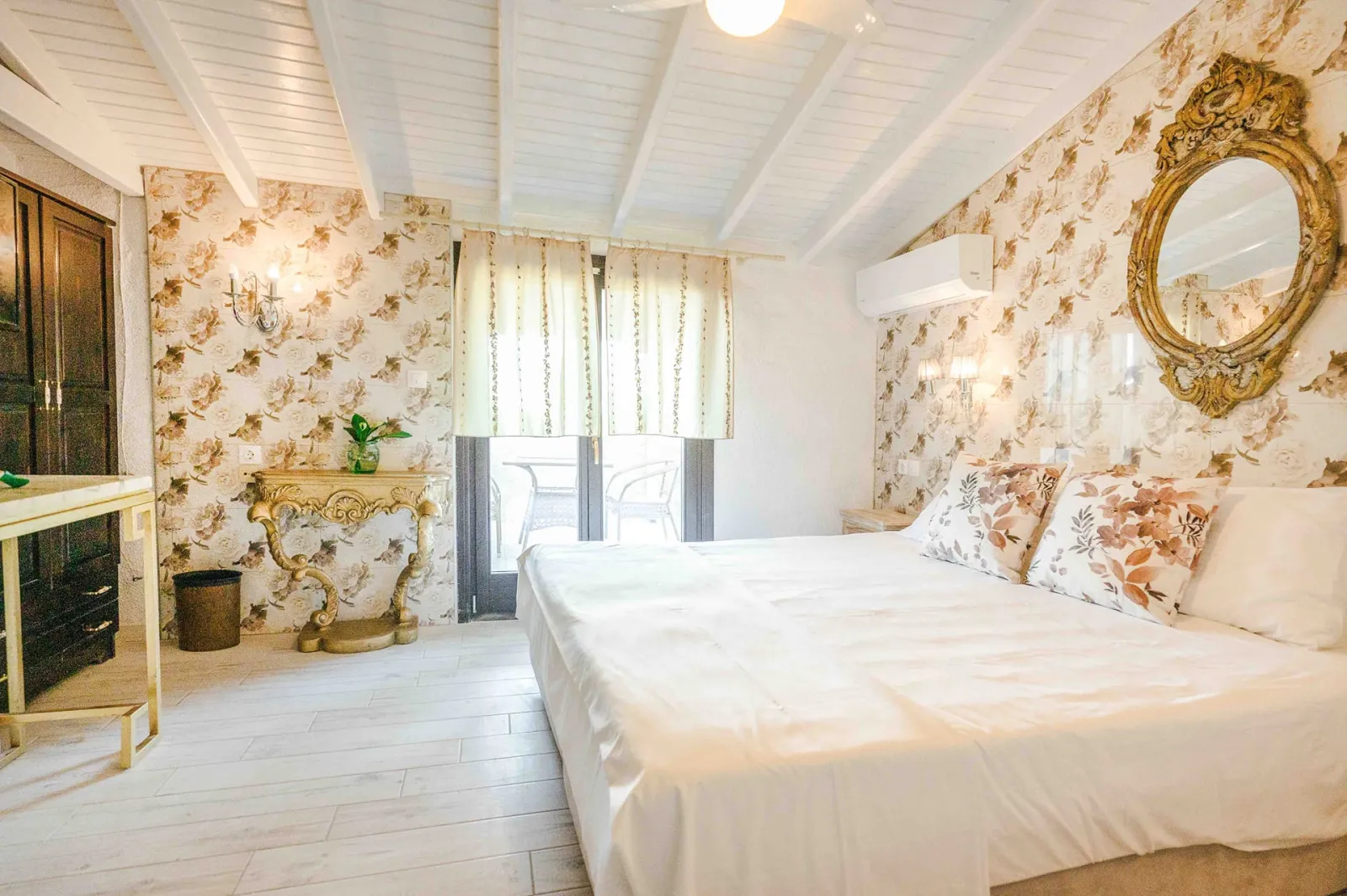 Deluxe Triple Room with Sea View