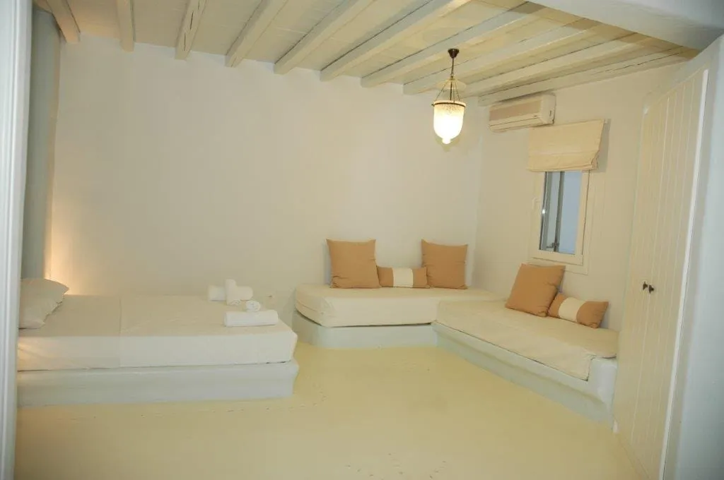 Junior suite near the pool qdpl