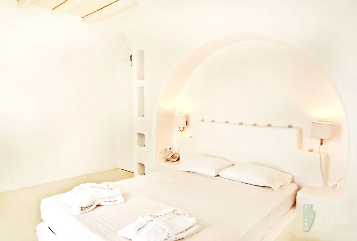 Romantic Superior Deluxe Suite Side Sea View