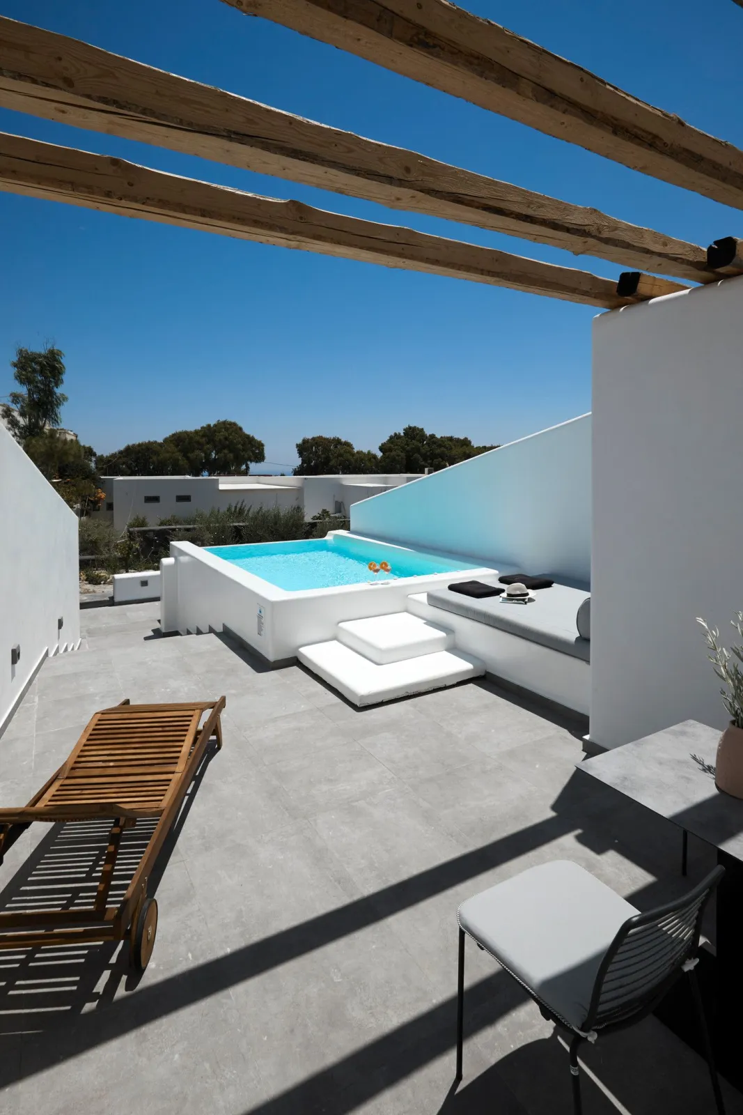 Executive Suite with Private Plunge Pool &amp; Garden View