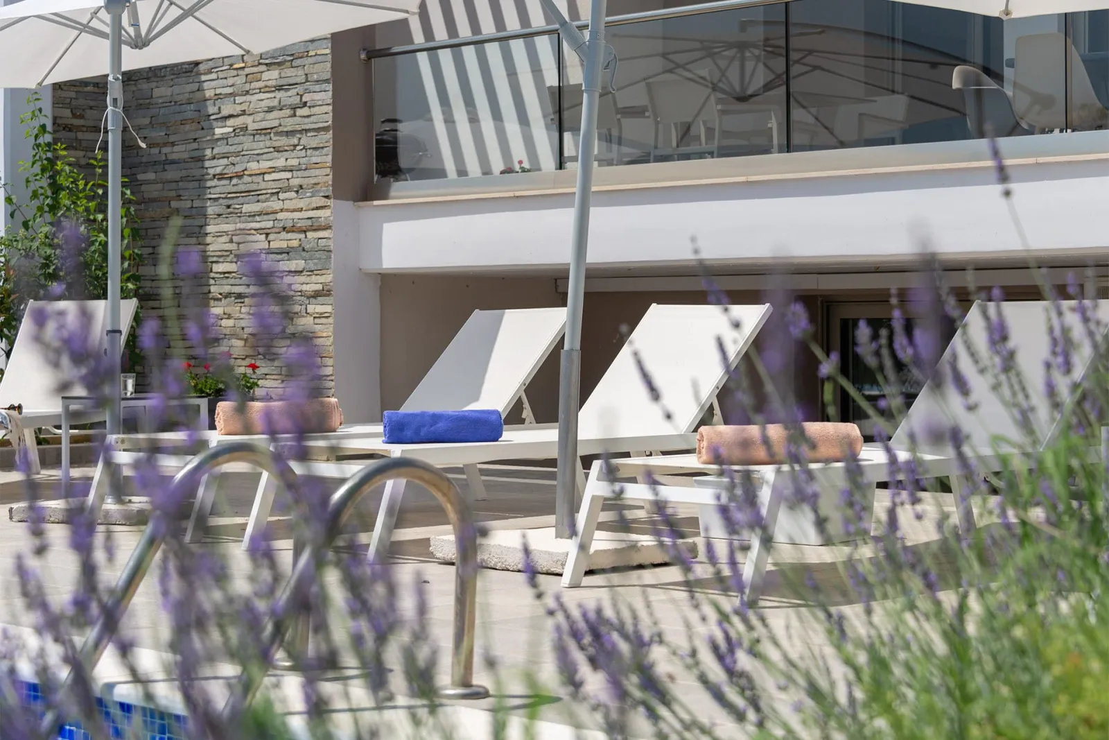 Afisia Magnum Villa