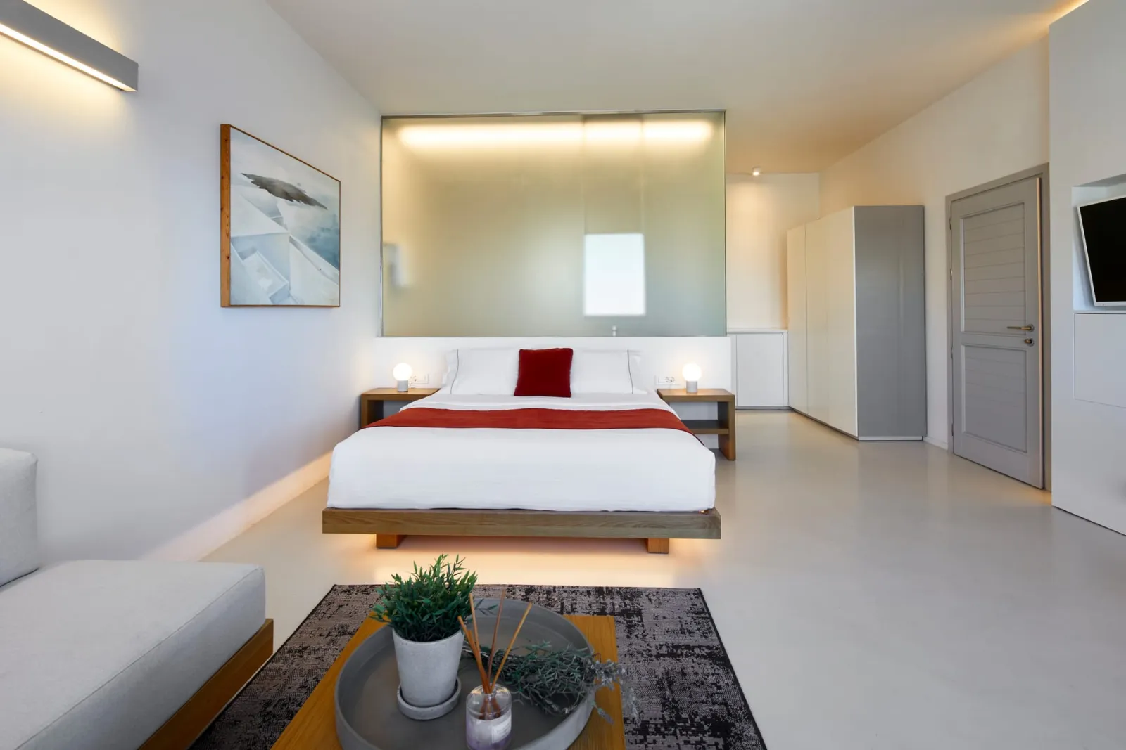 Red Suite with Full Privacy | Heated Plunge Pool and Caldera View