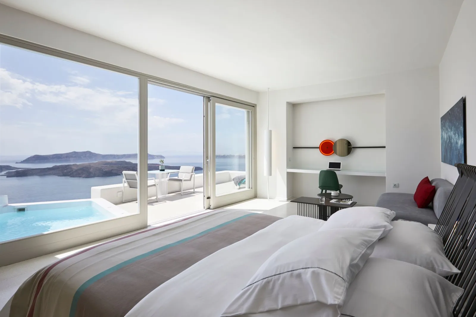 Unlimited Volcano View Suite with Private Veranda and Heated Plunge Pool