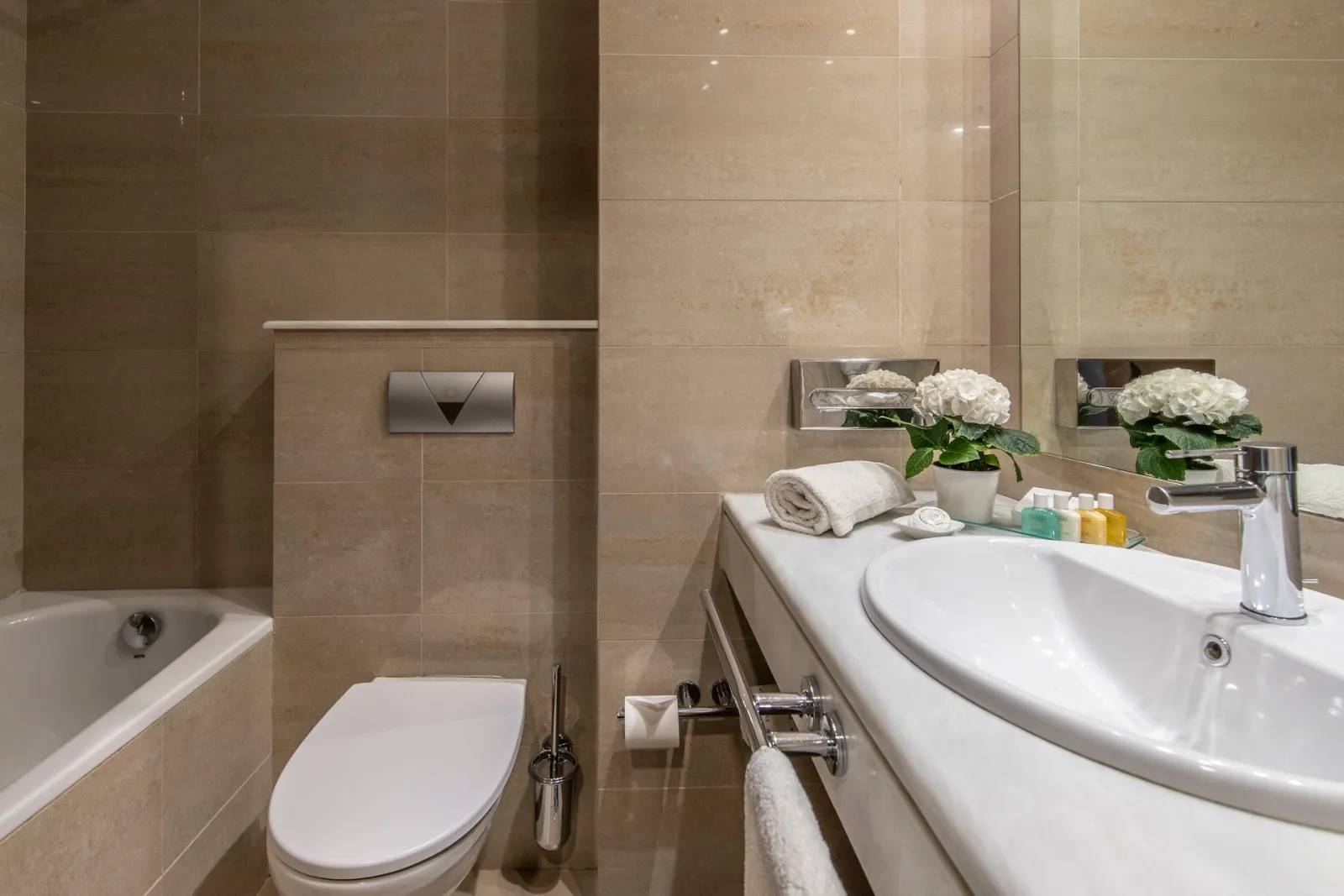 Superior Twin / Double Room
