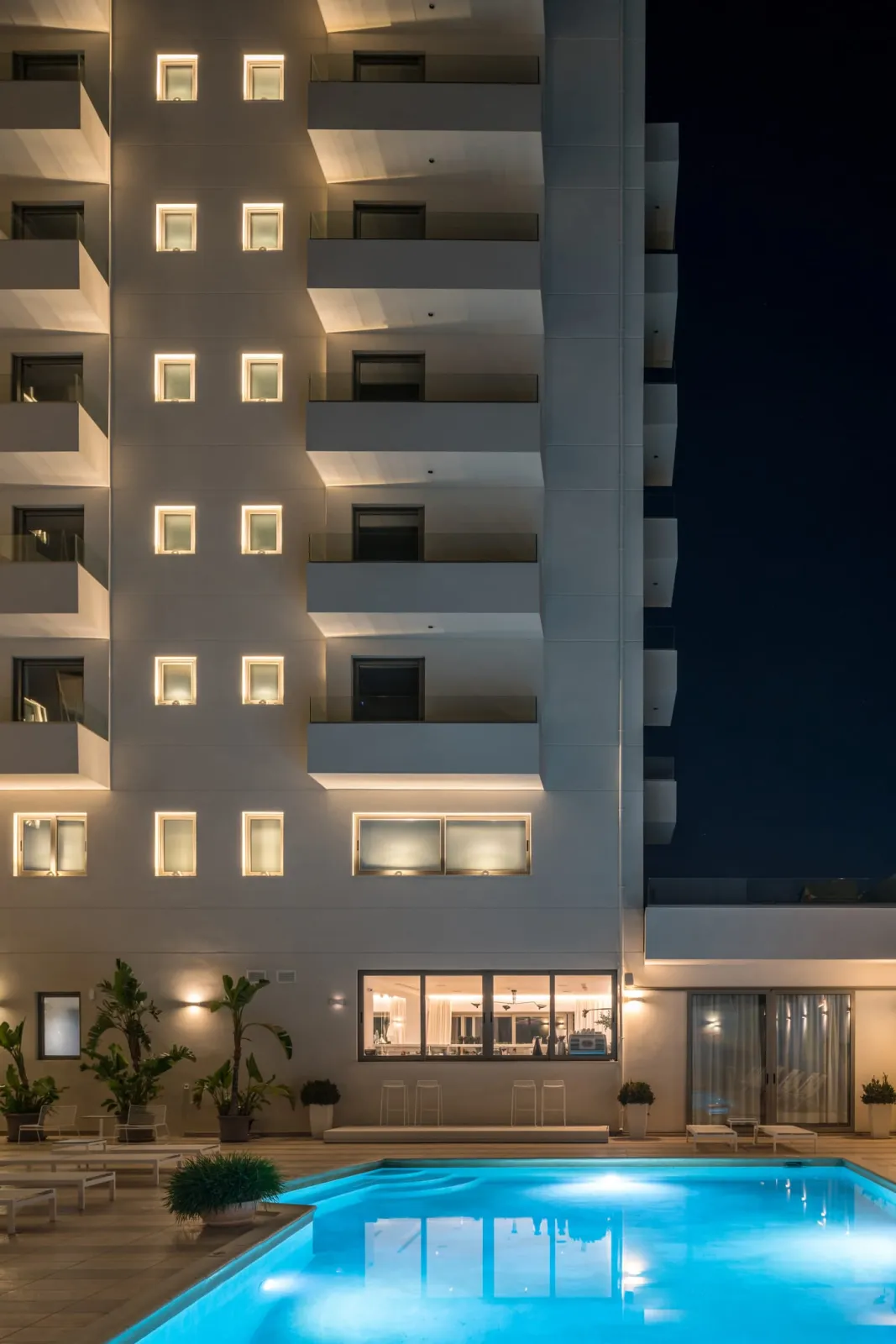 Classic Double/Twin Pool View Room