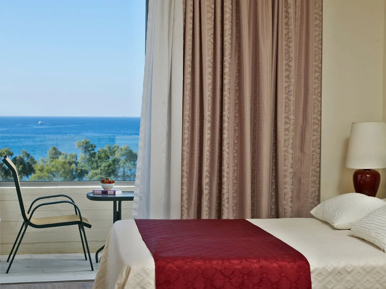 Senior Two-Bedroom Suite Sea View