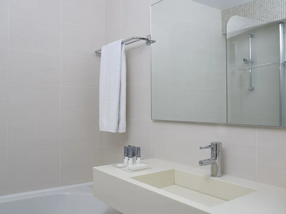 Senior Two-Bedroom Suite Sea View