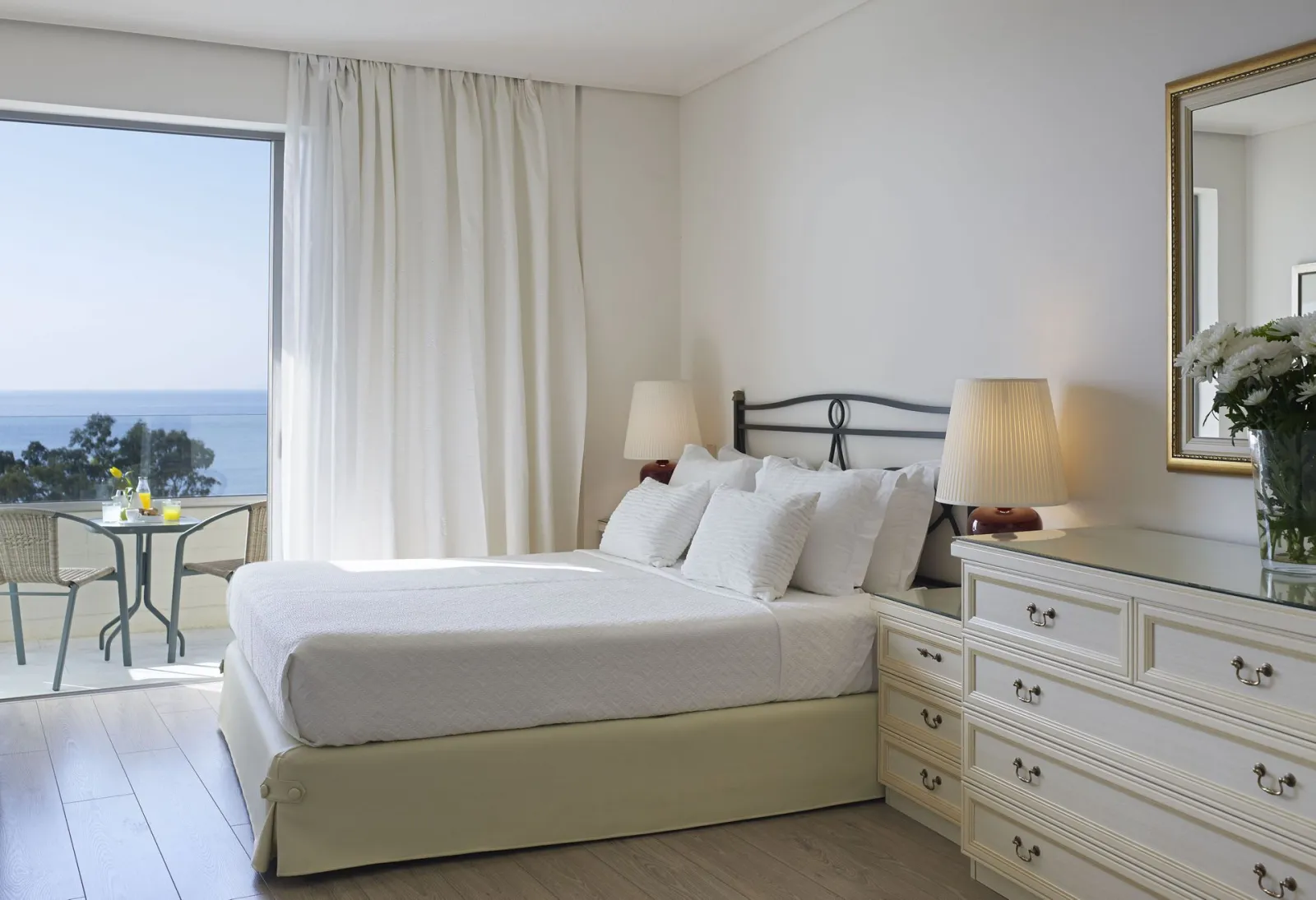 Senior Two-Bedroom Suite Sea View