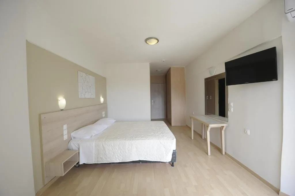 Classic Double or Twin Room Land View