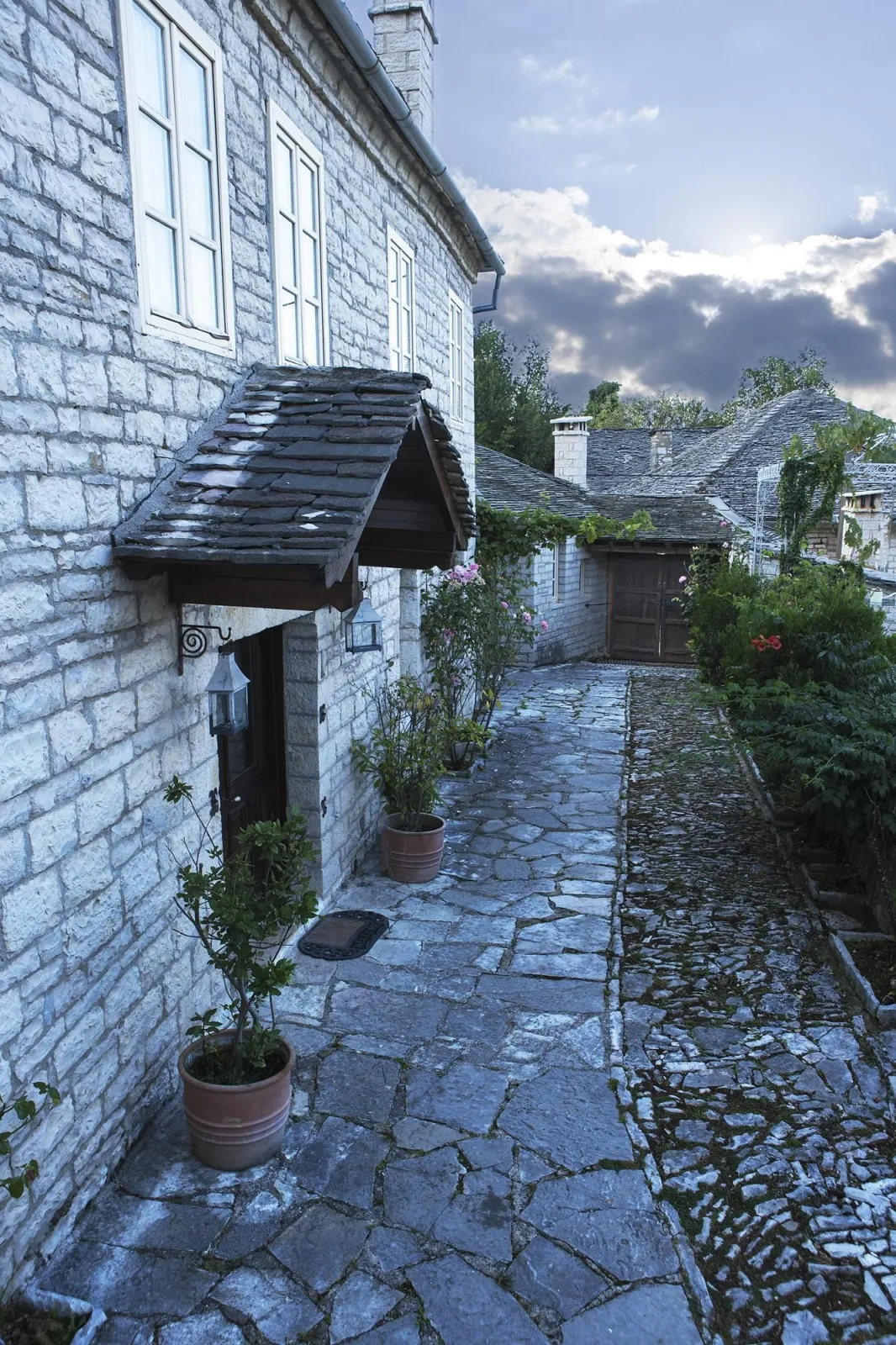 Entire Country House ( 8 bedrooms )