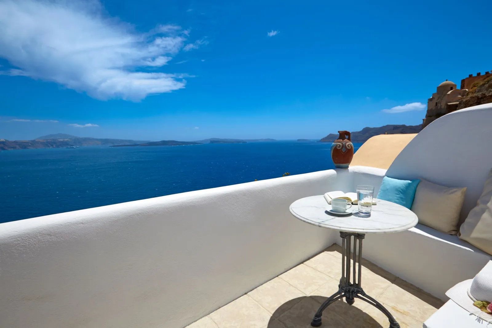 Amaya Sentiment Villa | Caldera View-Outdoor Hot Tub
