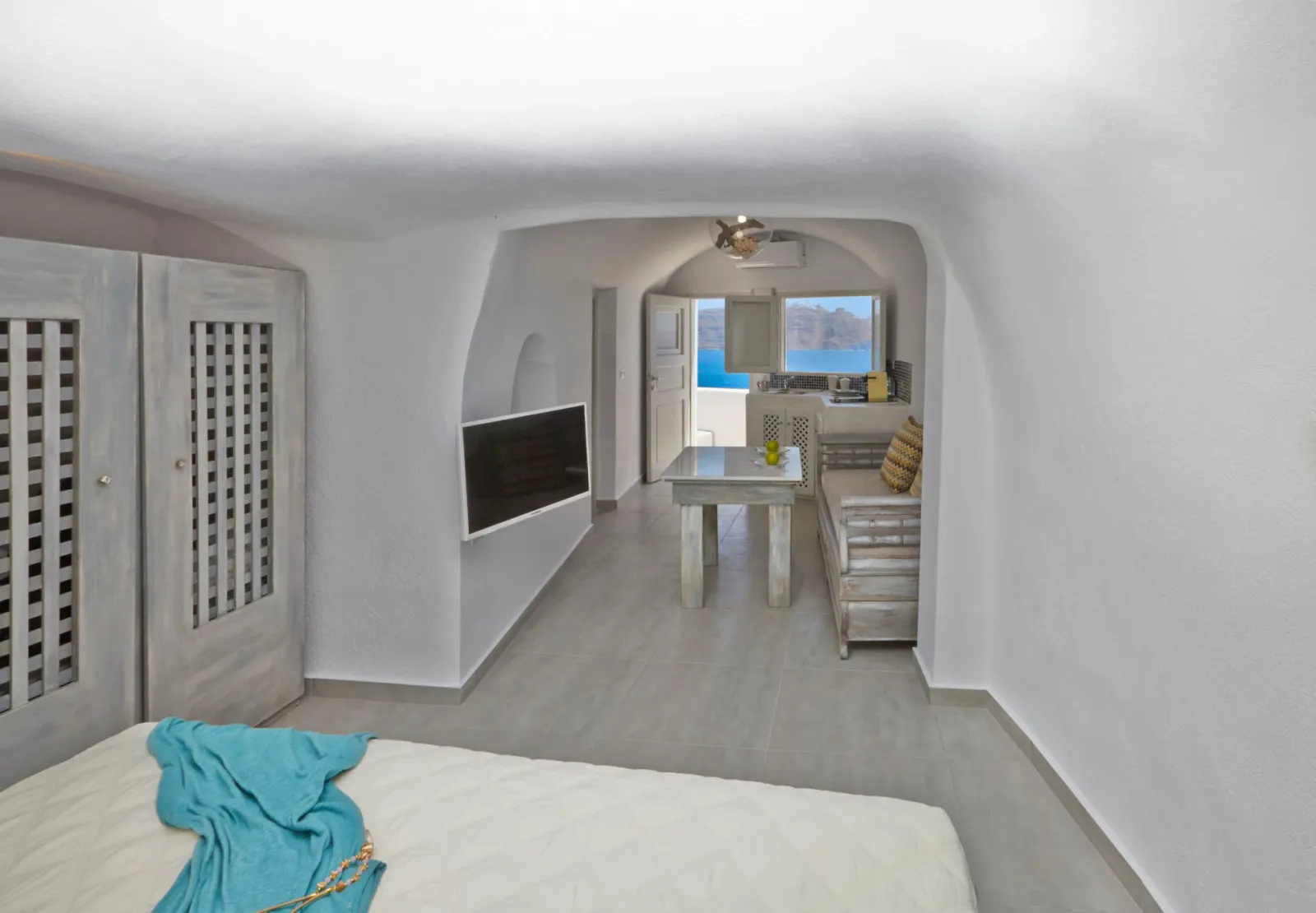 Amaya Sentiment Villa | Caldera View-Outdoor Hot Tub