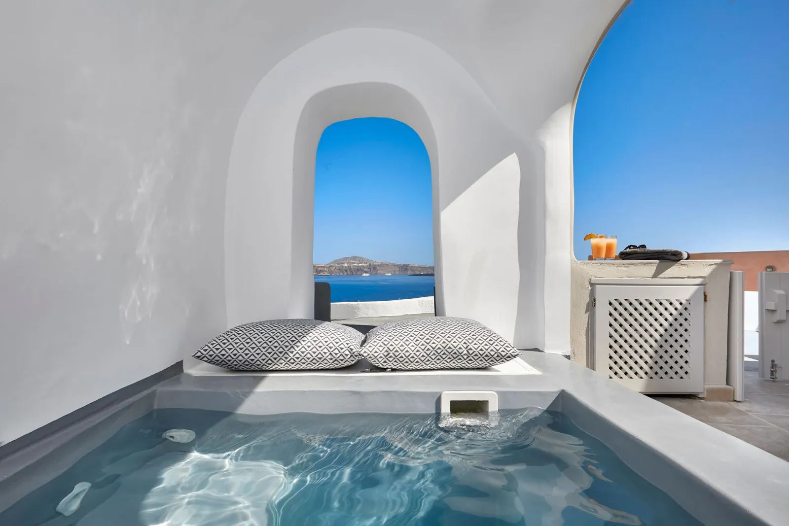 Amaya Sensational Villa | Caldera View-Outdoor Hot Tub