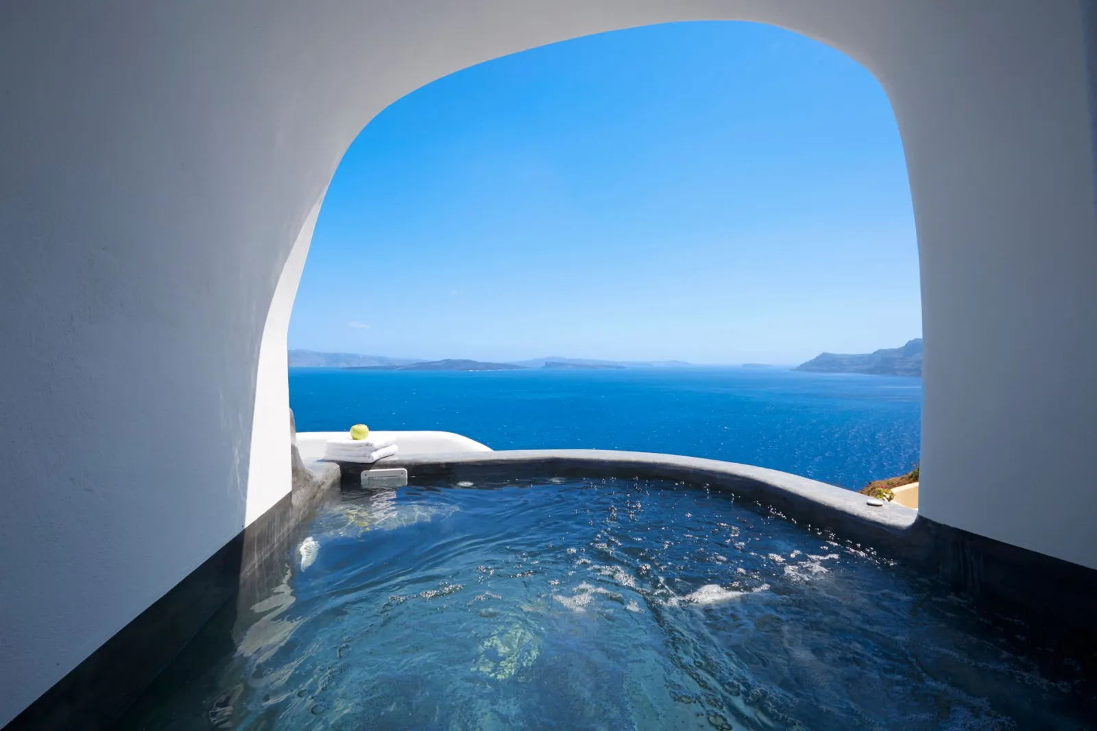 Amaya Horizon Villa | Caldera View-Outdoor Hot Tub