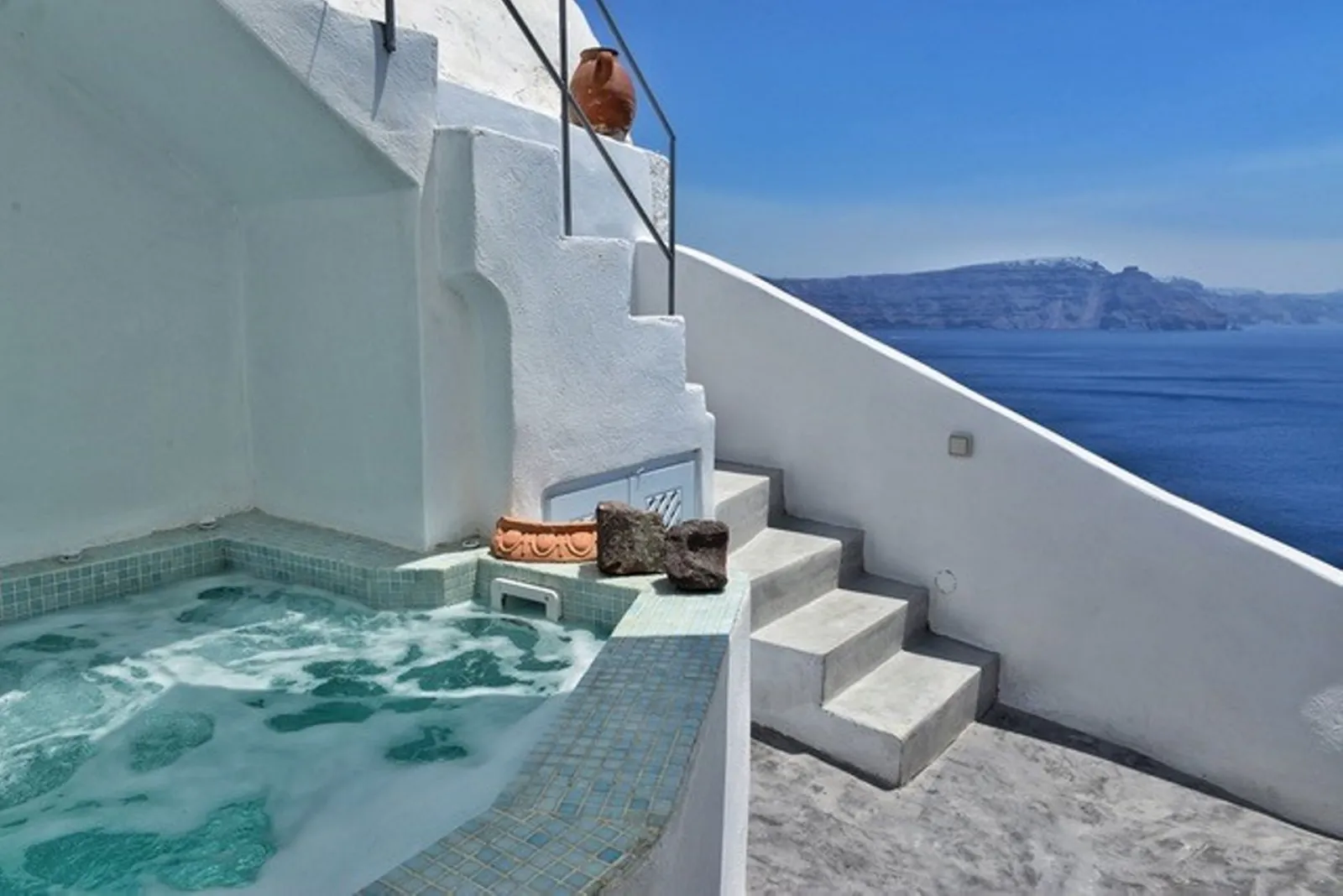 Amaya Felicity Villa | Caldera View-Outdoor Hot Tub
