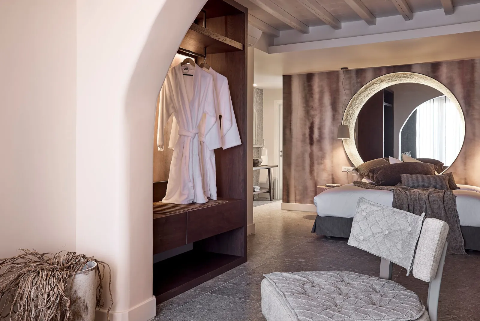 Elegant Suite with Heated Sharing Pool (2 adults)