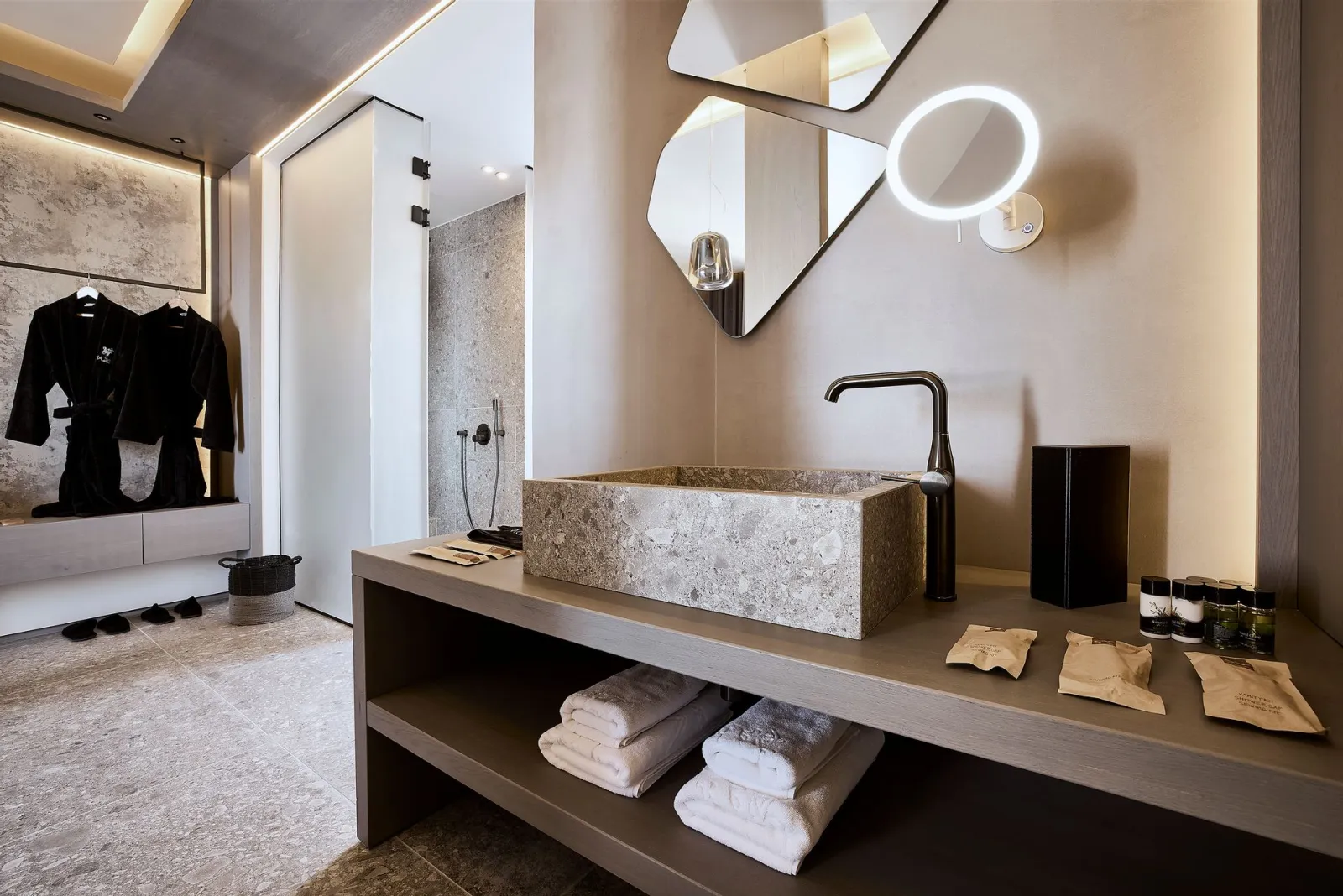 Sunset Deluxe Sea View Suite