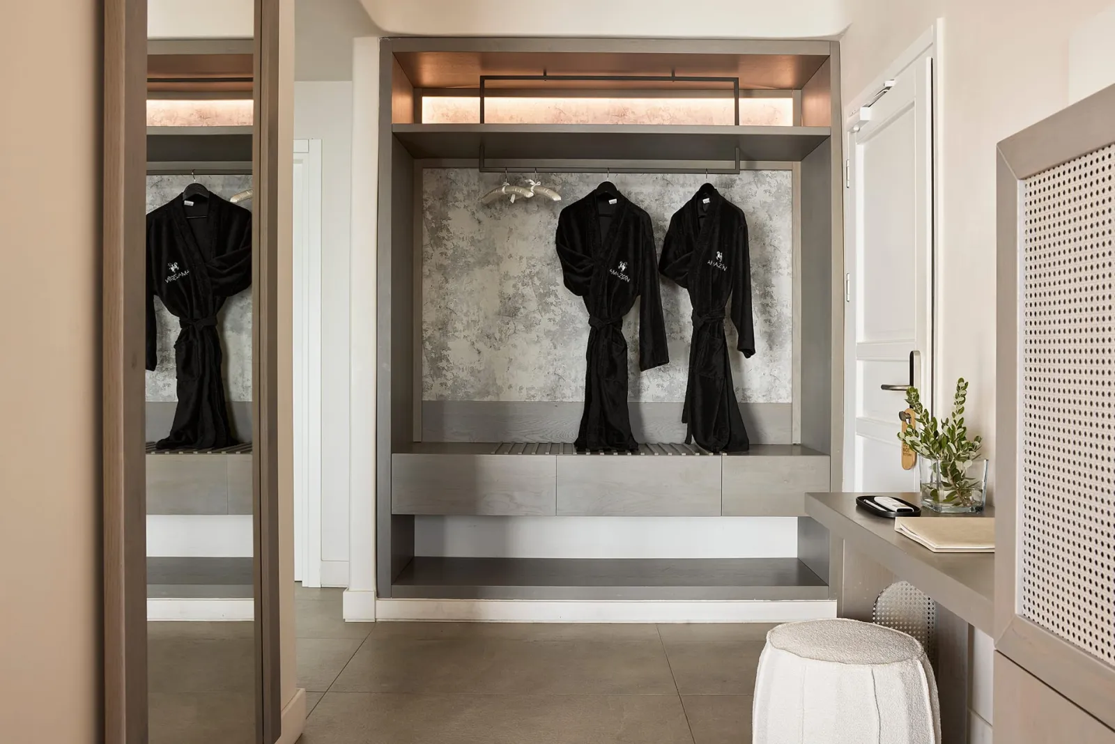 Premium sea view suite with private pool