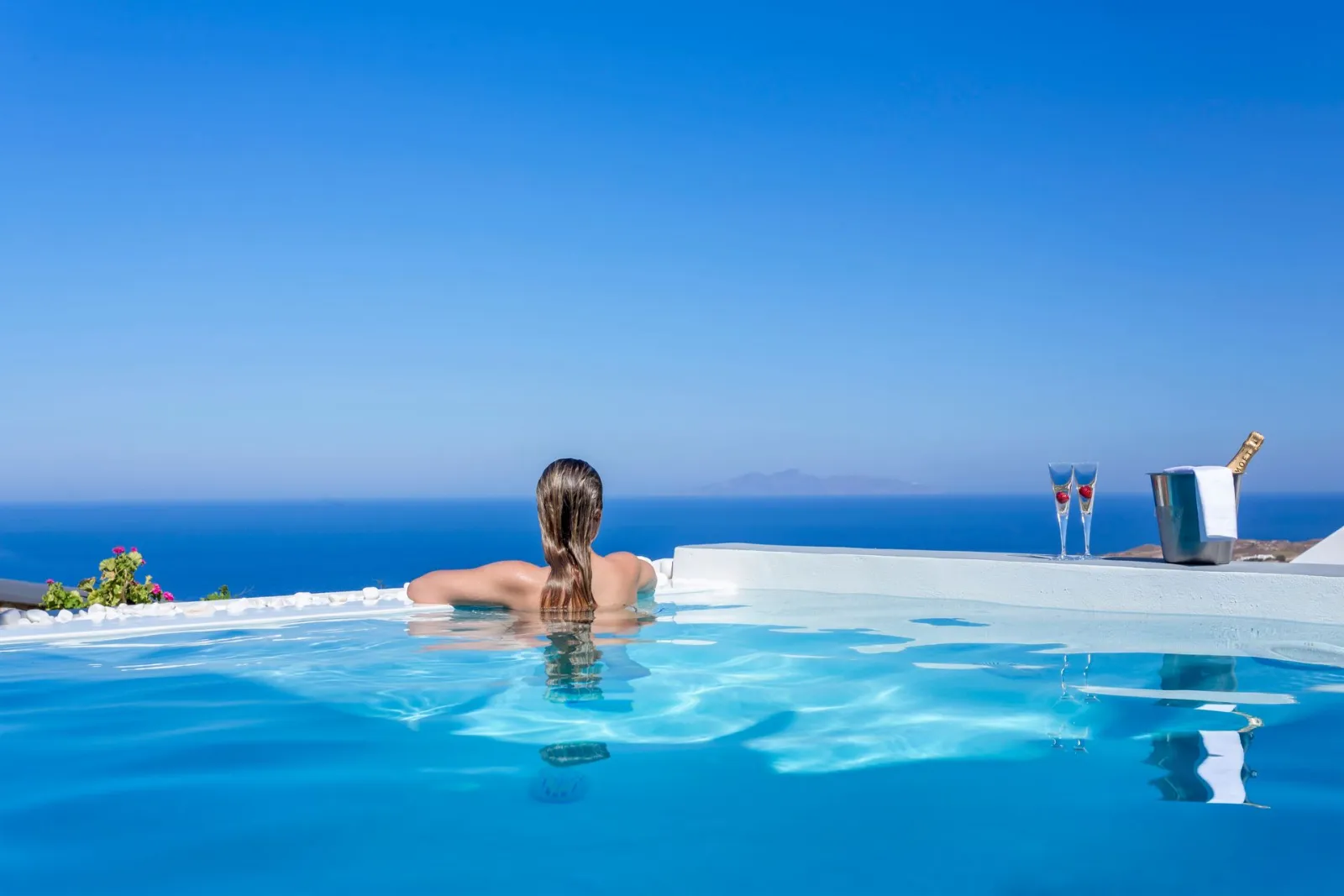 Pool Suite