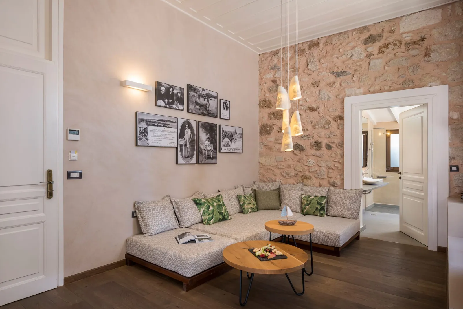 Deluxe Junior Suite with Balcony and Old Town View [Paper]