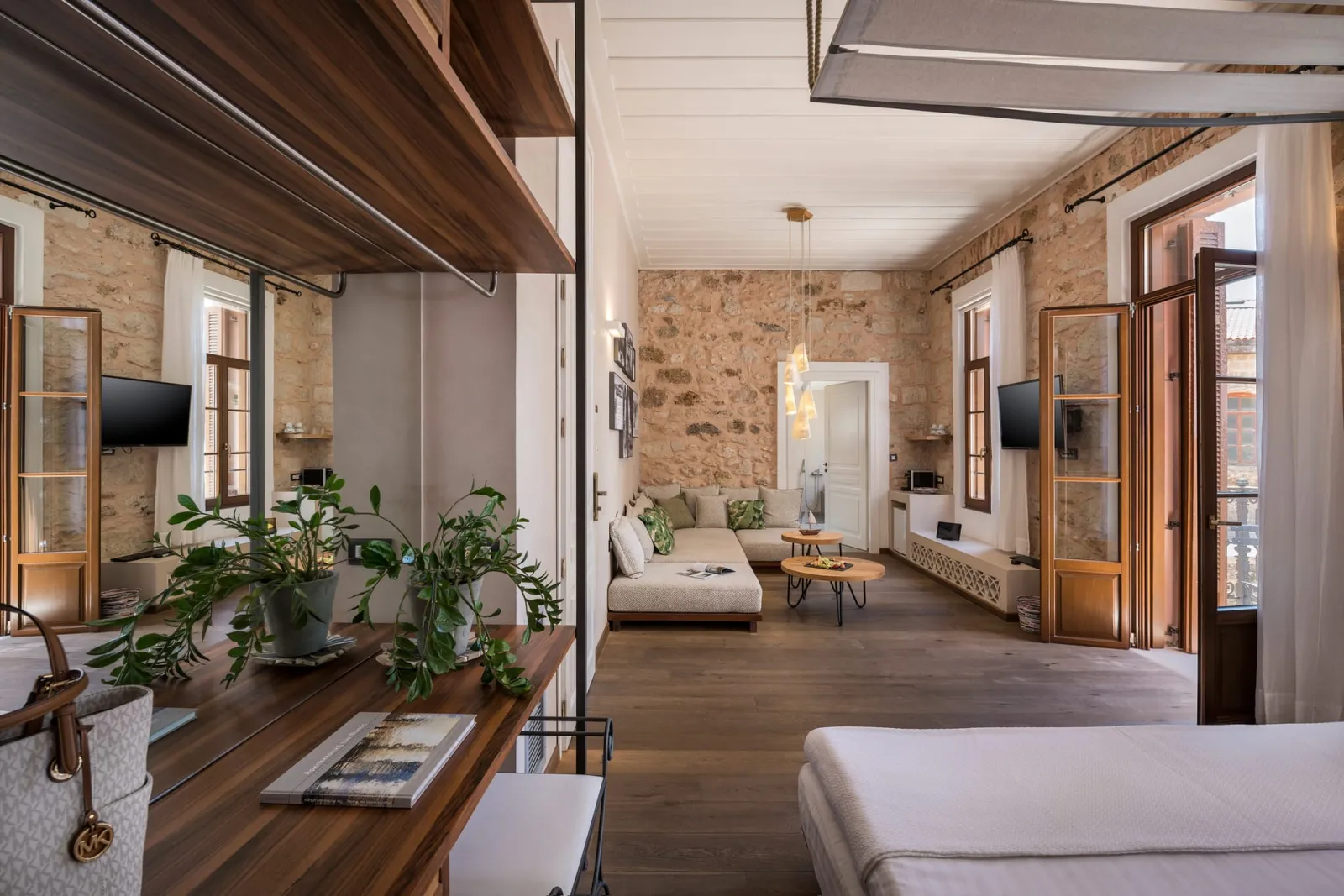Deluxe Junior Suite with Balcony and Old Town View [Paper]