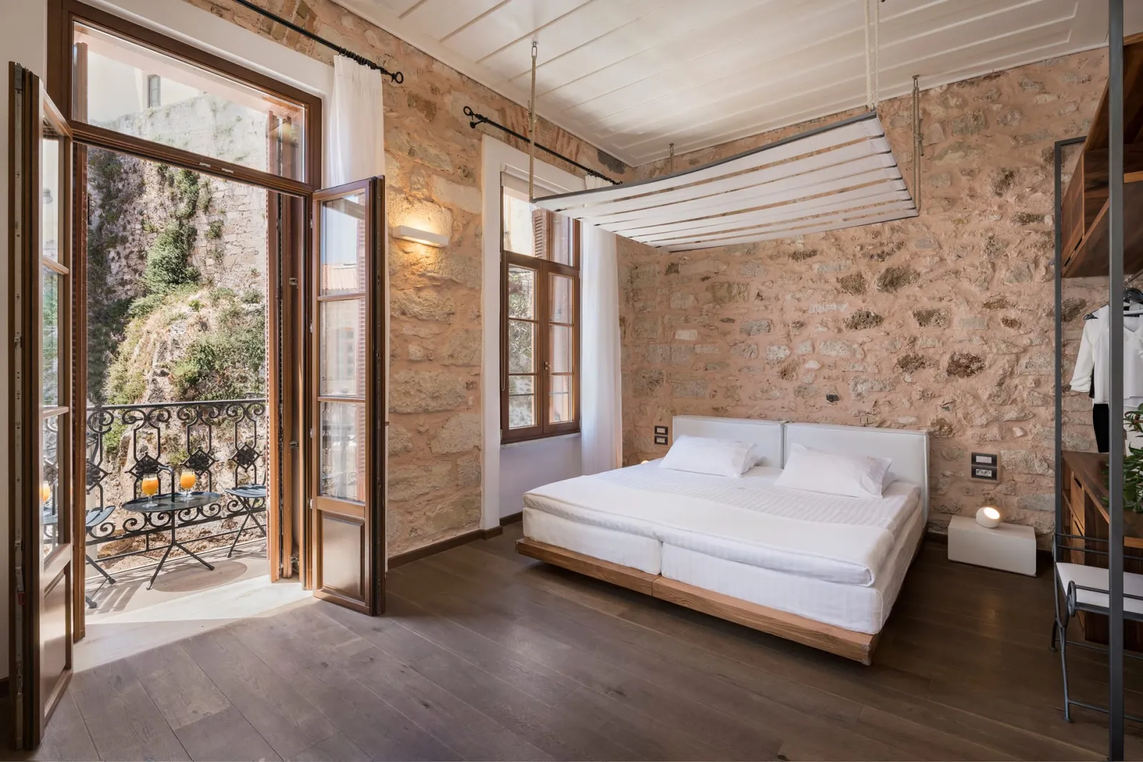 Deluxe Junior Suite with Balcony and Old Town View [Paper]