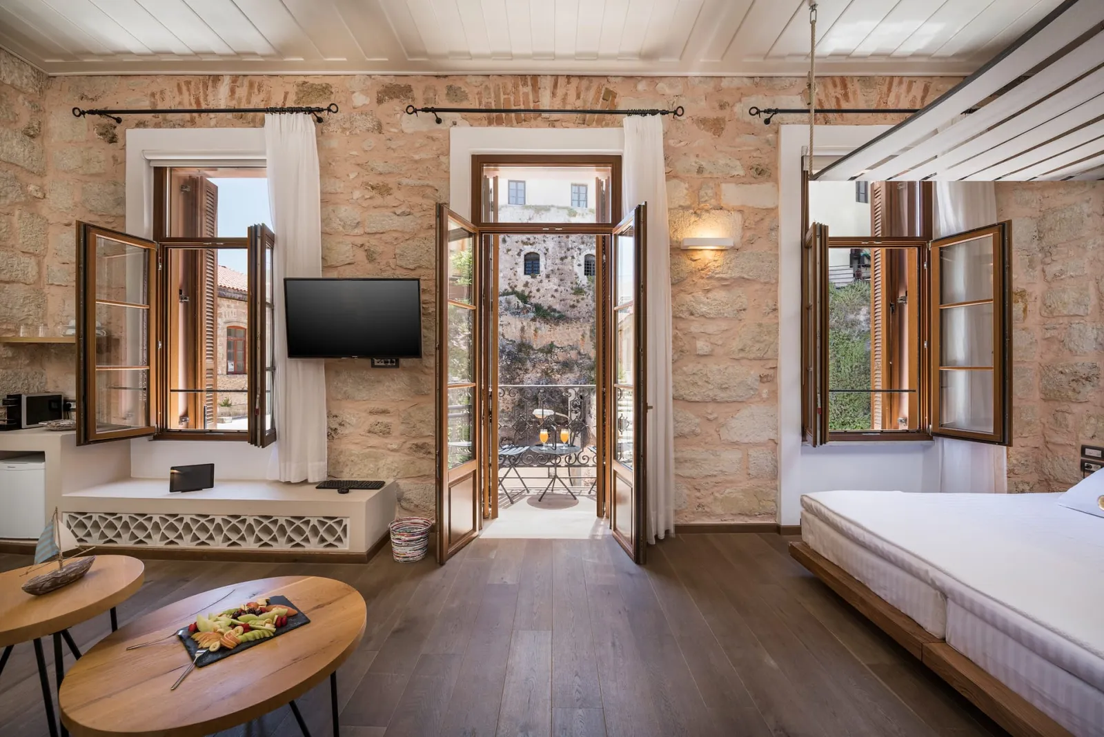 Deluxe Junior Suite with Balcony and Old Town View [Paper]
