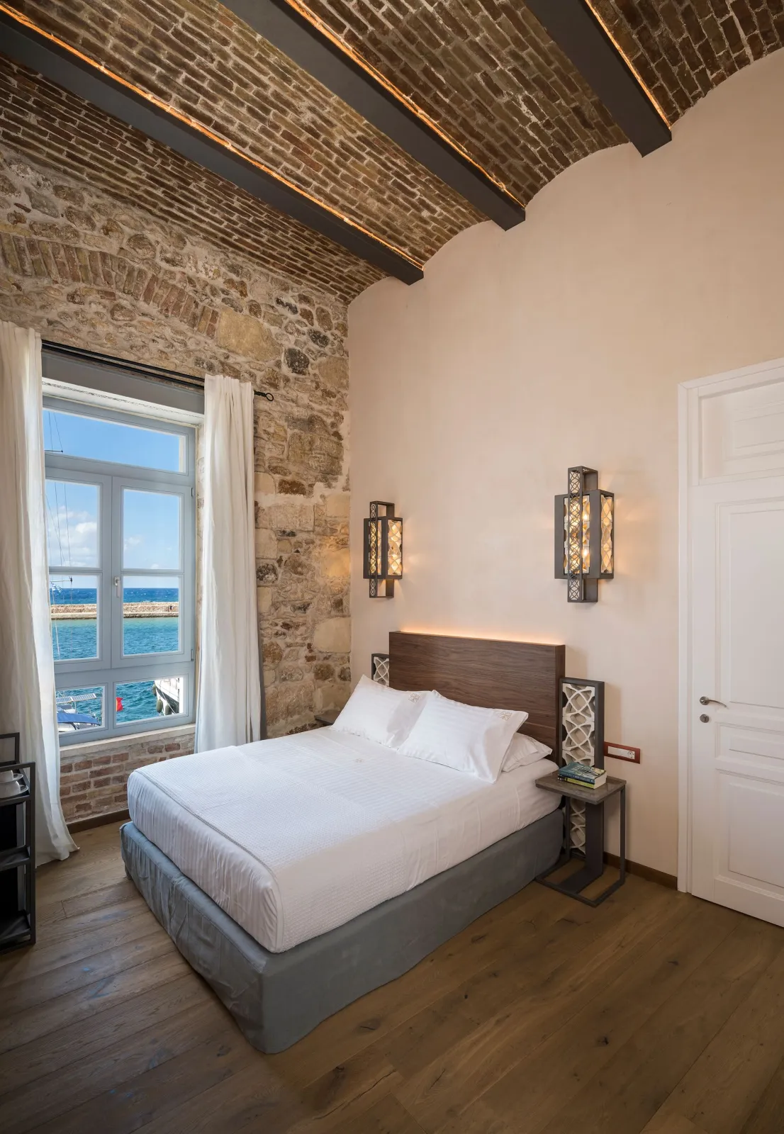 Classic Double Room with Sea View [Brick]