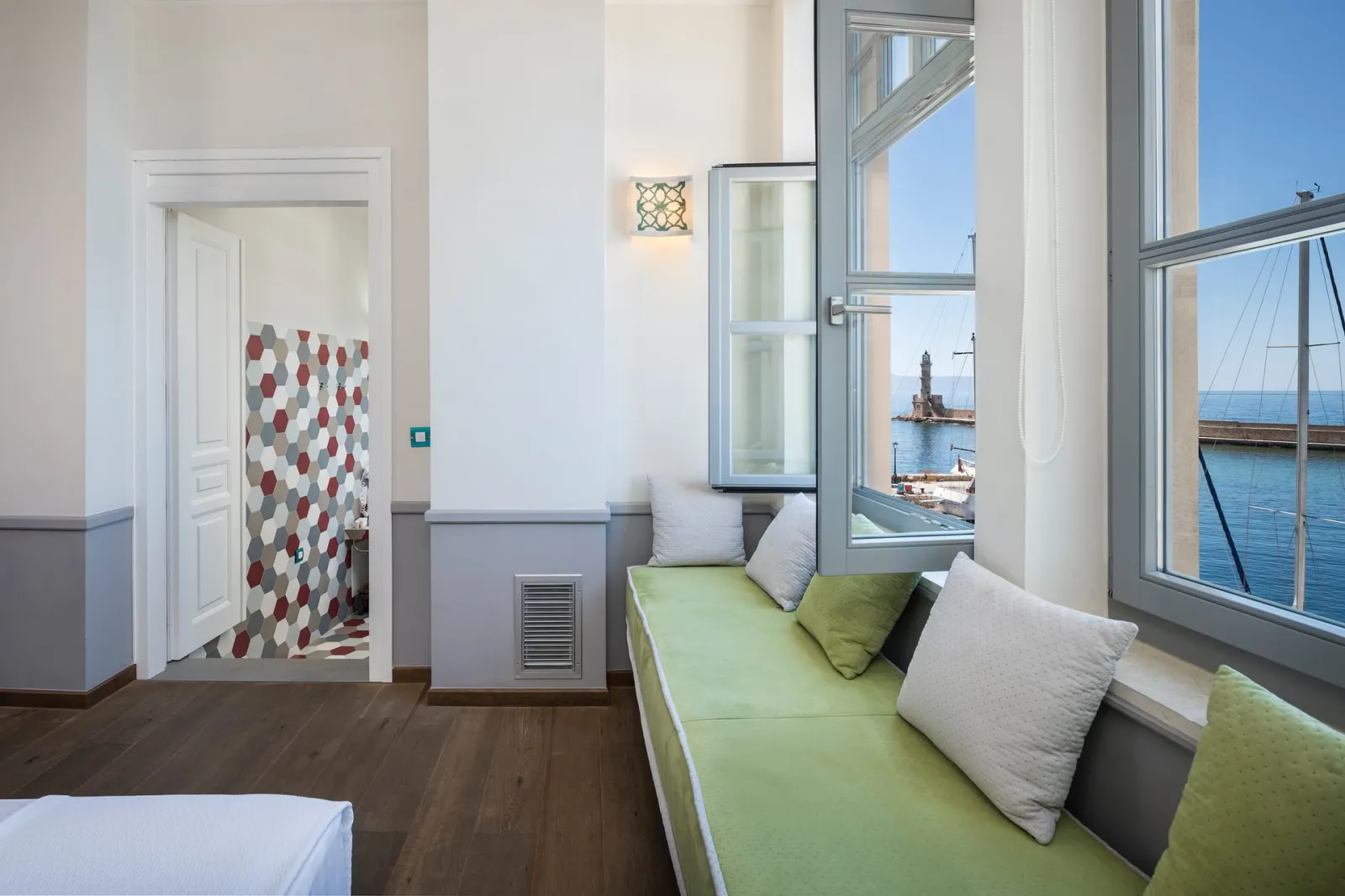 Deluxe Double Room with Front Sea View [Fabric]