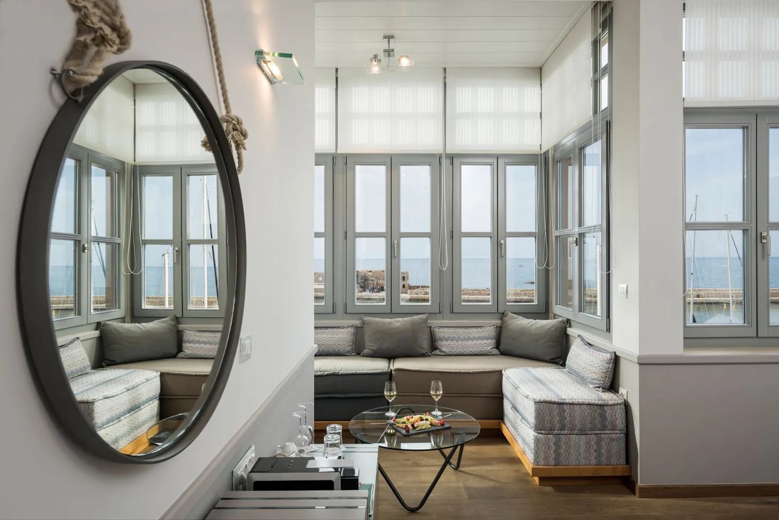 Deluxe Junior Suite with Front Sea View [Glass]