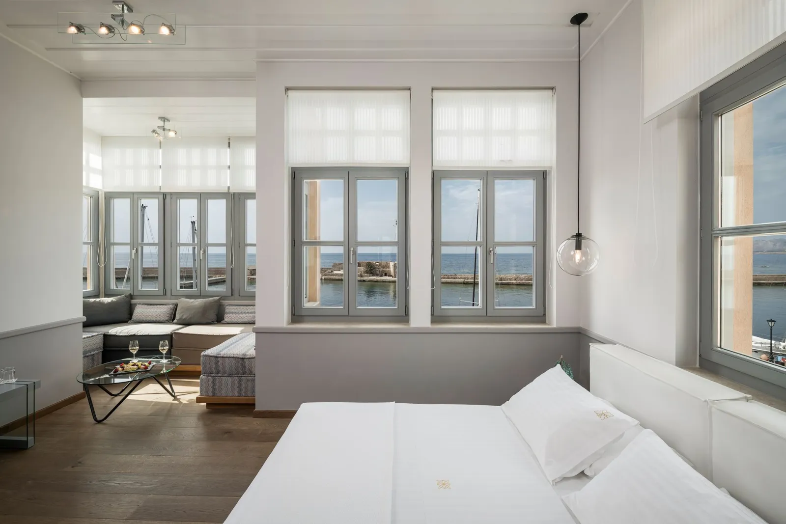 Deluxe Junior Suite with Front Sea View [Glass]