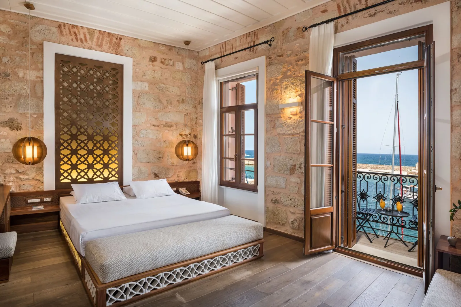 Deluxe Junior Suite Sea View and Balcony [Wooden]