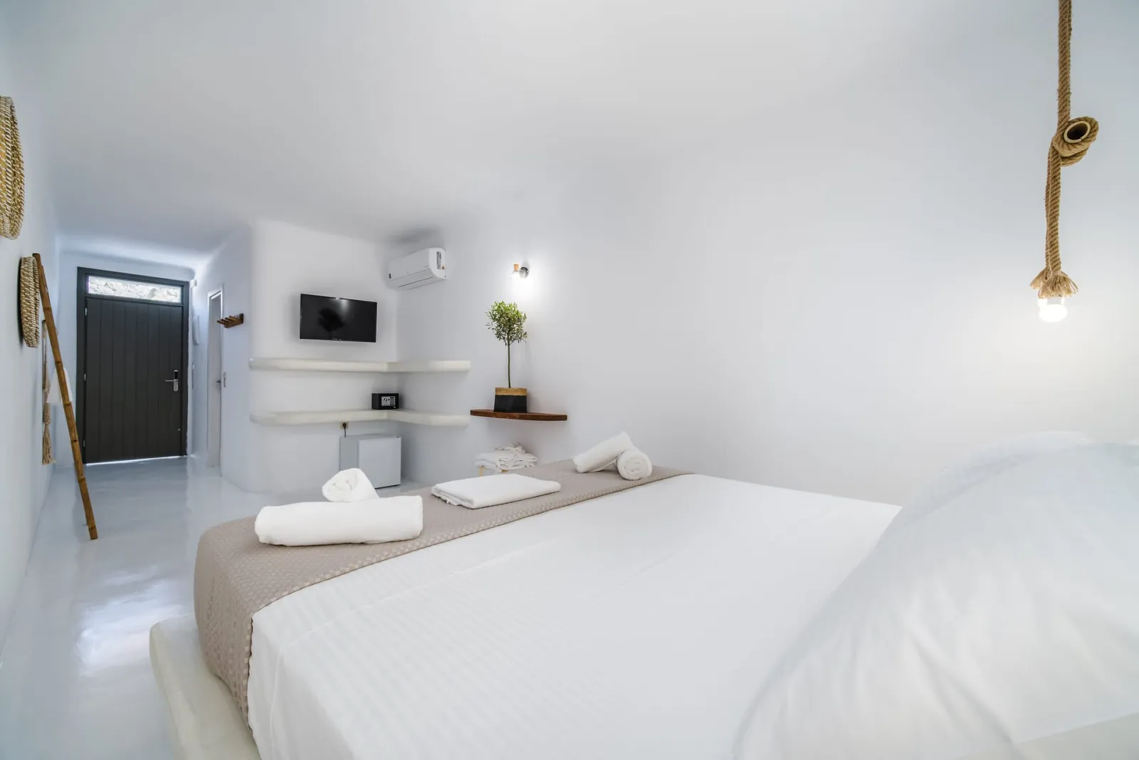 White Cave Junior Suite