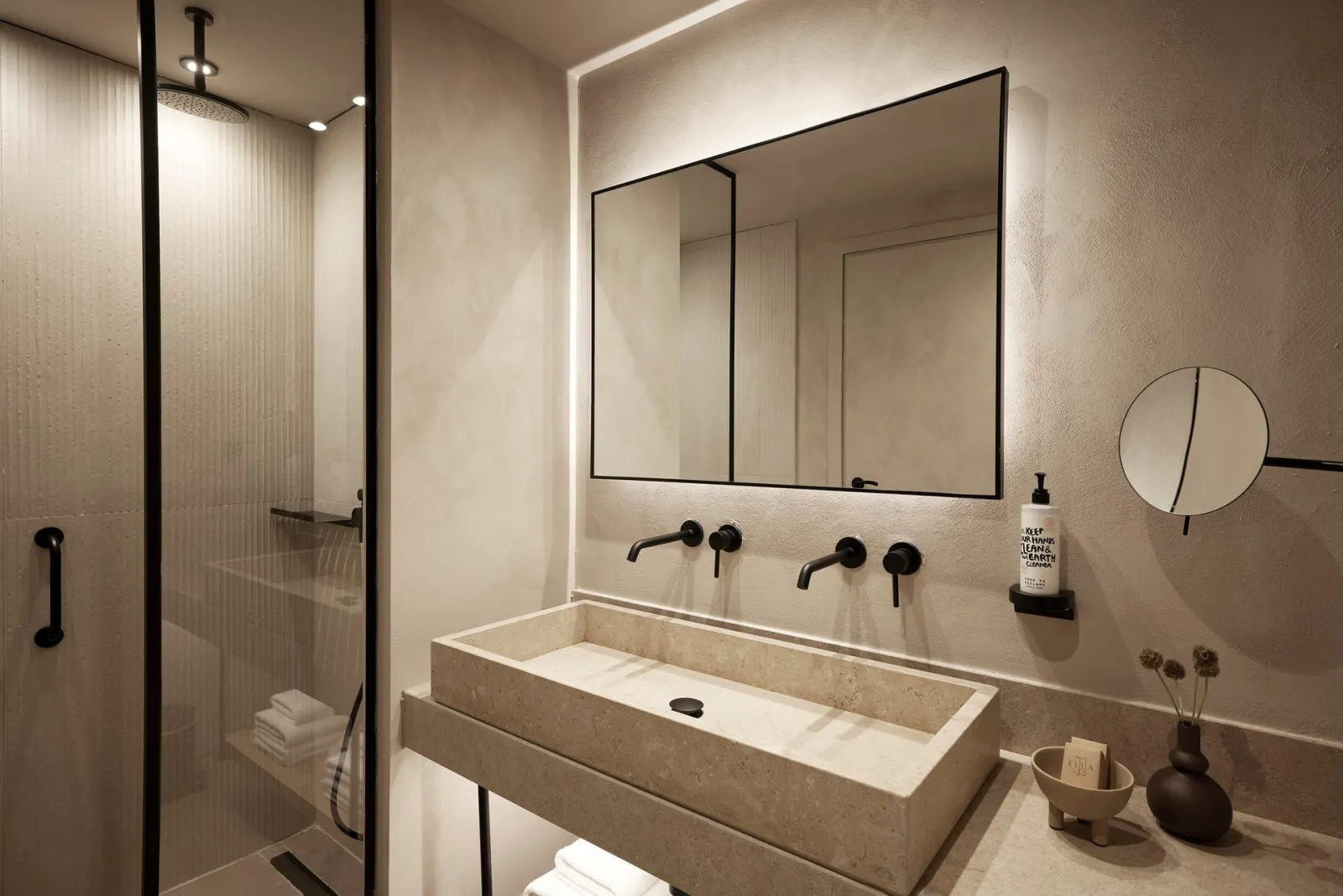 Deluxe Room with Swim Up Pool