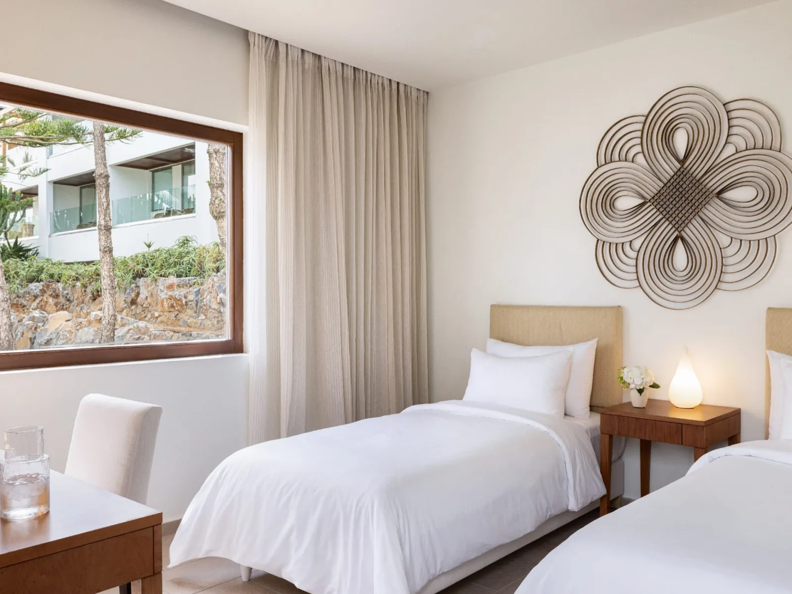2-Bedroom Suite Gym & Private Pool with Sea View